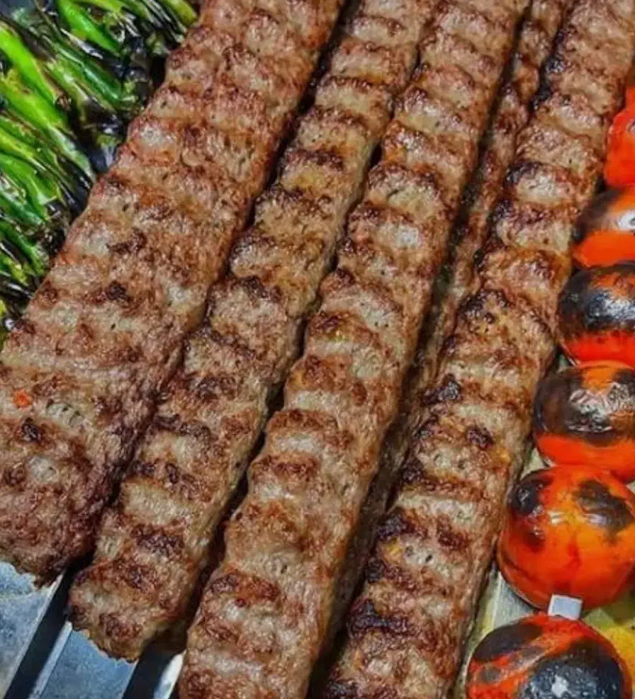 استخدام اشپز حرفه ای پرداخت حقوق به صورت درصدی|استخدام خدمات فروشگاه و رستوران|حبیب آباد, |دیوار