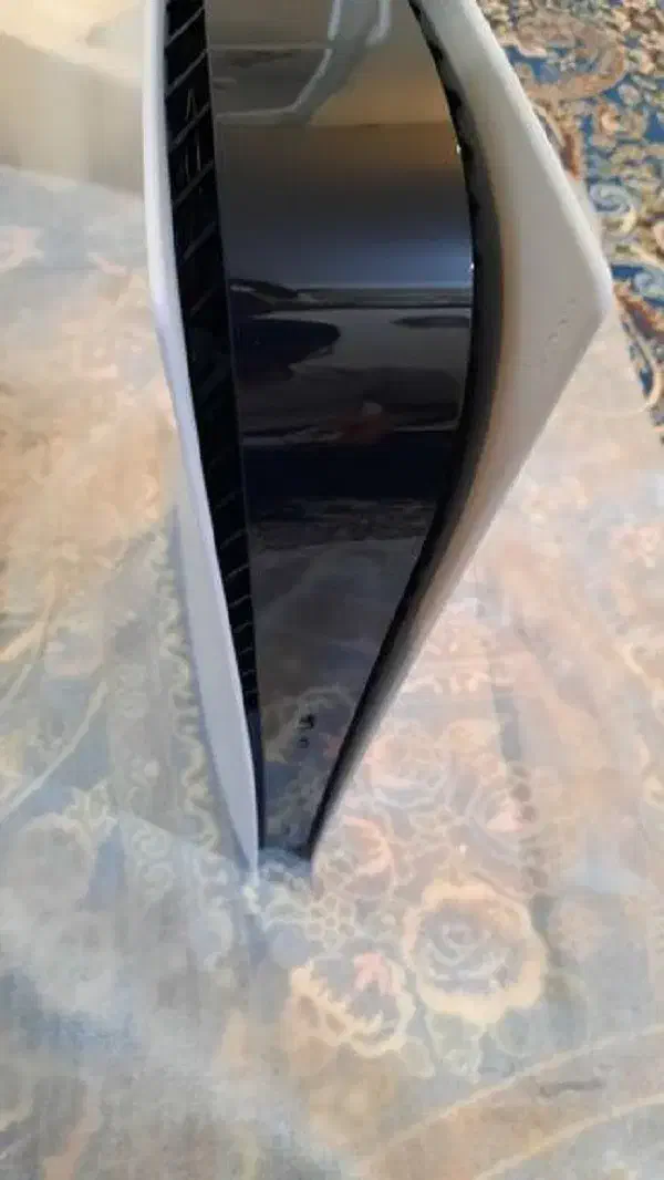 PS5 تمیز و سالم با بازی|کنسول، بازی ویدئویی و آنلاین|آمل, |دیوار