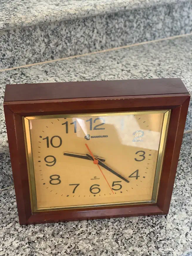 ساعت عطیقه|کلکسیون اشیاء عتیقه|گنبد کاووس, |دیوار