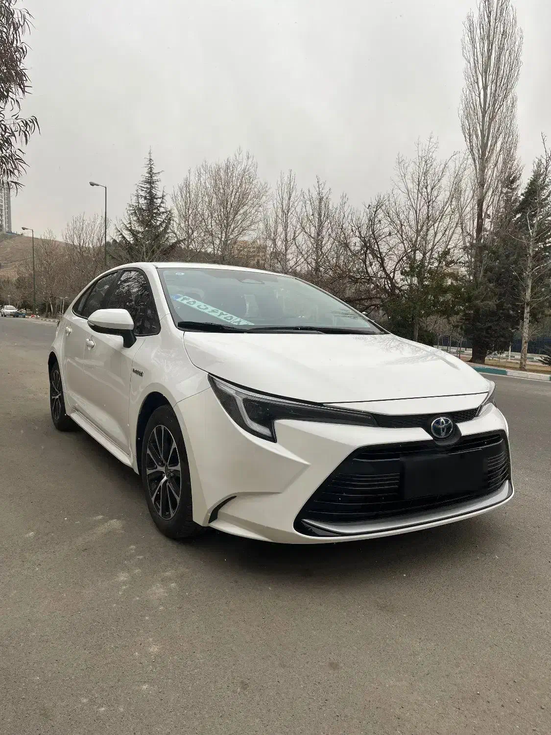 تویوتا کرونا لوین ۱۸۰۰ هیبرید|خودرو سواری و وانت|تهران, سوهانک|دیوار