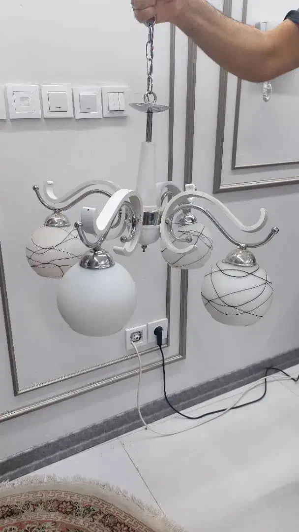 فروش یک جفت لوستر 4 شعله سفید|لوستر و چراغ آویز|شیراز, آبیاری|دیوار
