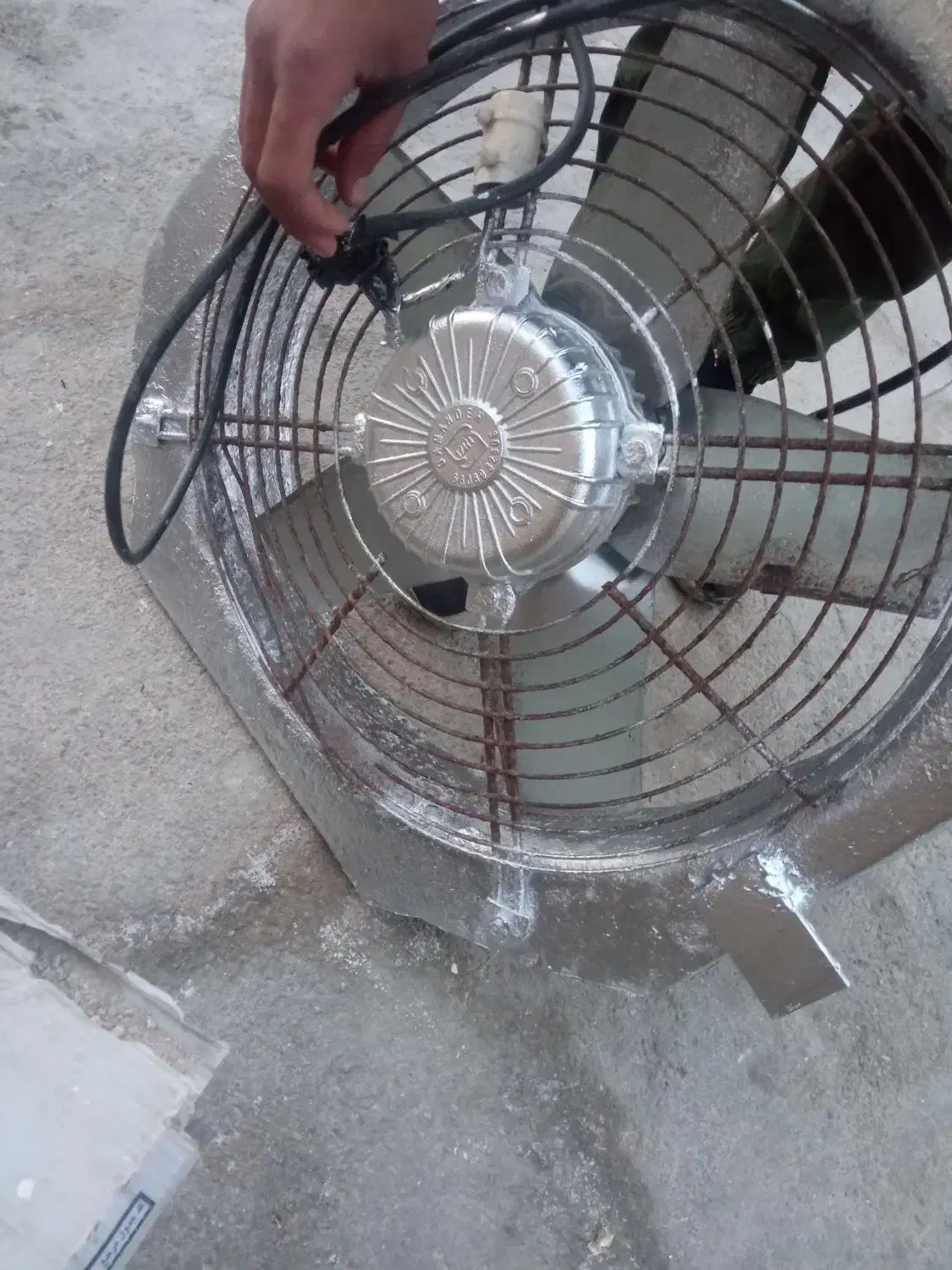 فن بزرگ سالم|پنکه و تصفیهکنندهٔ هوا|ایذه, |دیوار