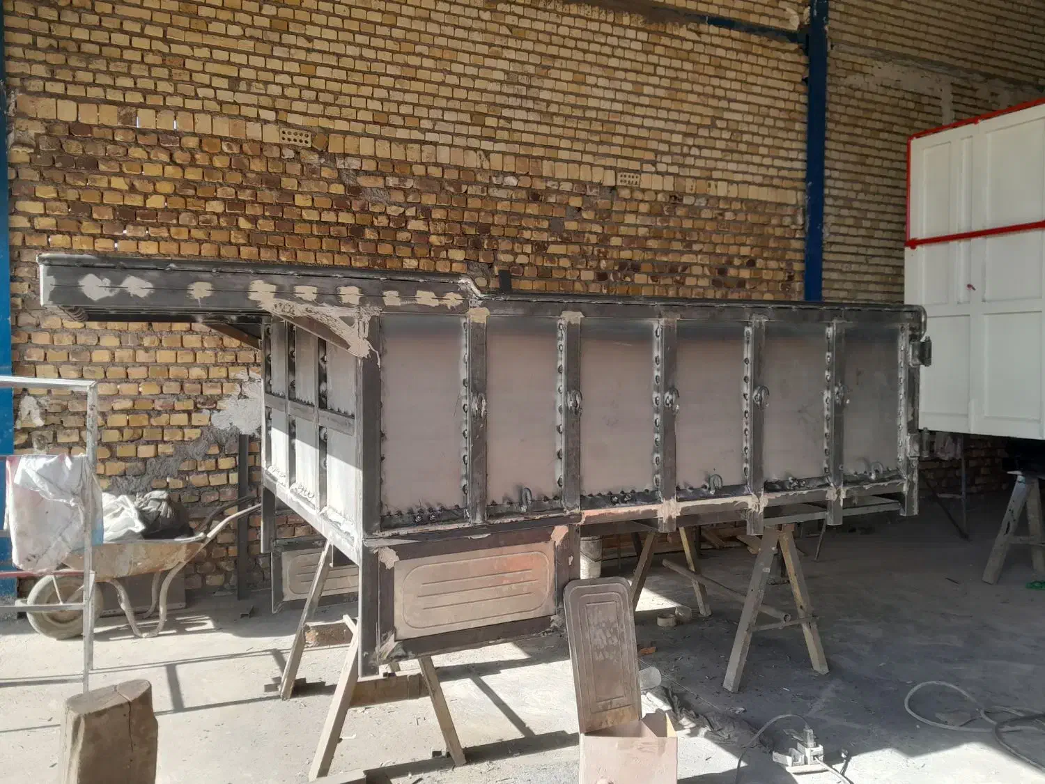 استخدام نیروی جوشکار و نقاش|استخدام صنعتی، فنی، مهندسی|رضویه, |دیوار