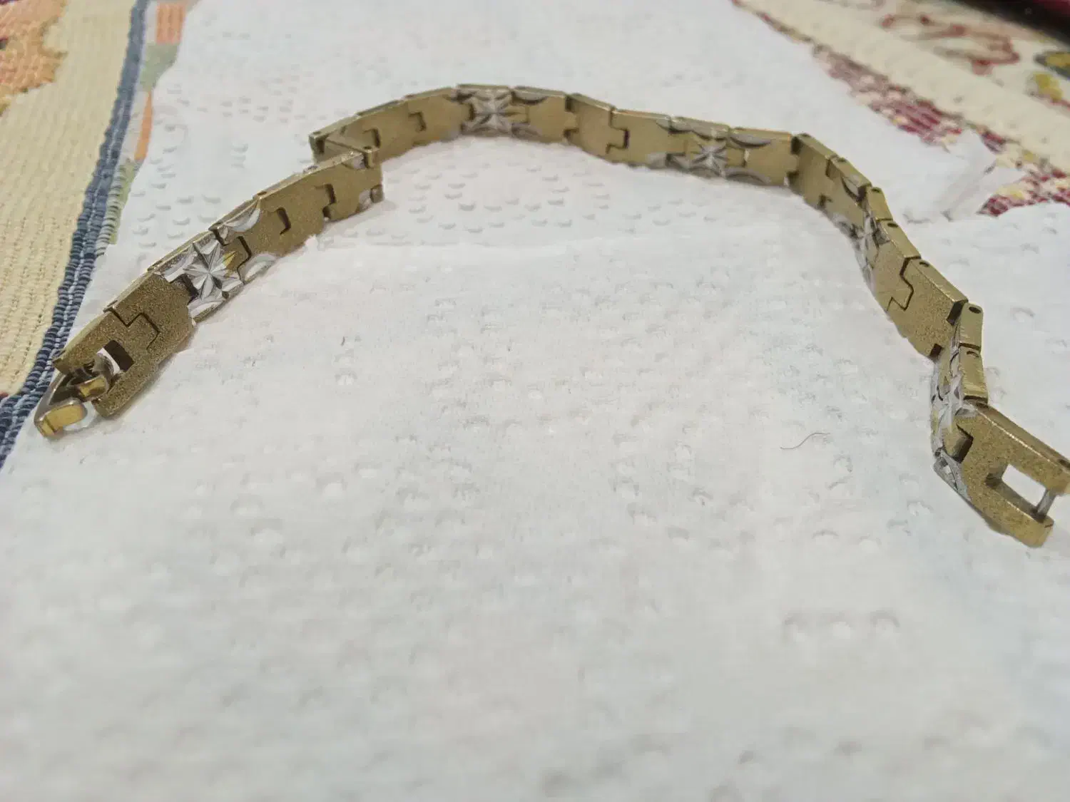 دستبند طلایی رنگ ثابت شیک|بدلیجات|اسحاق آباد, |دیوار