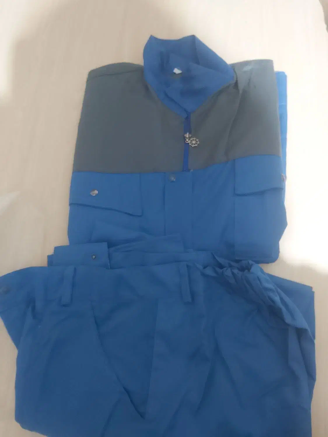 لباس کار|لباس|اصفهان, رکن الدوله شرقی|دیوار