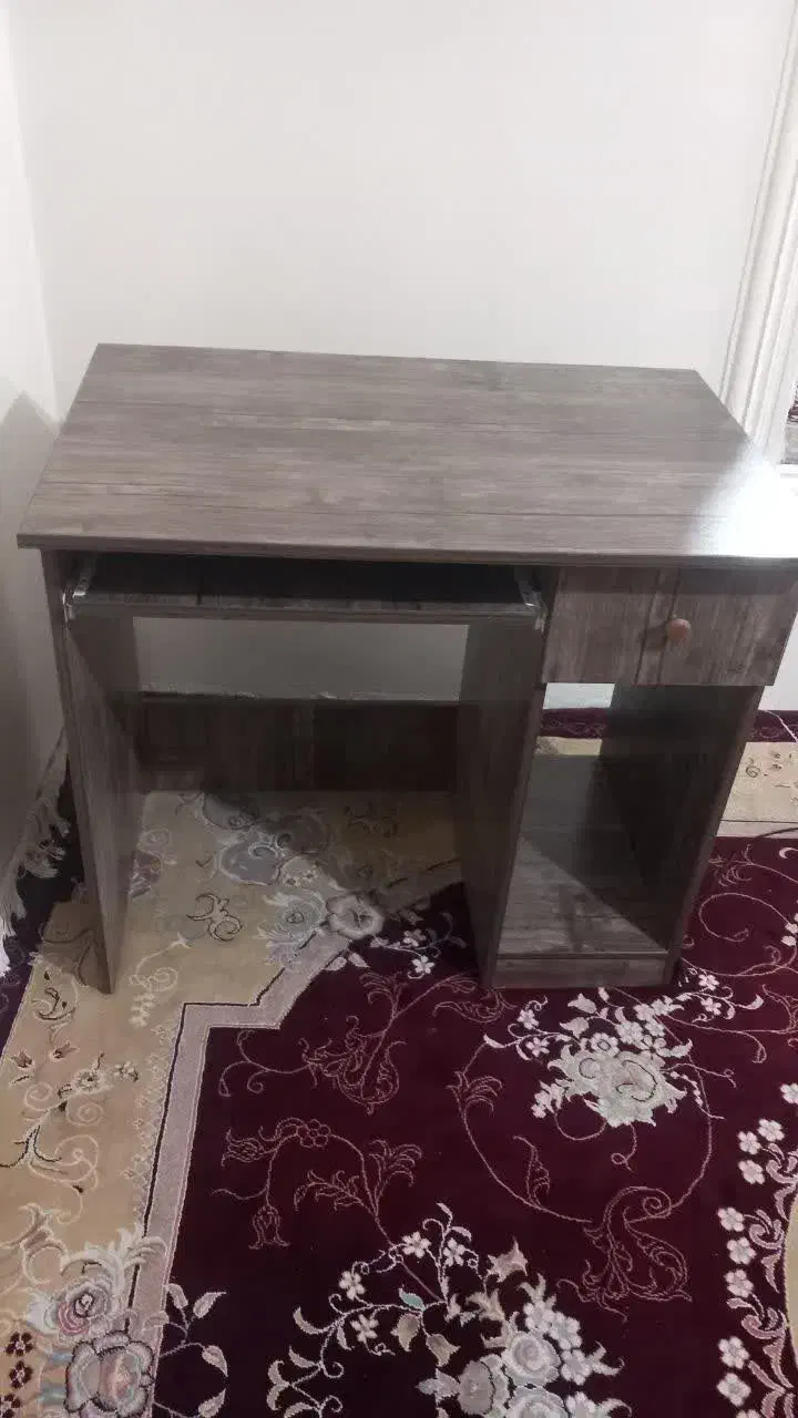 میز و کامپیوتر|رایانه رومیزی|تویسرکان, |دیوار