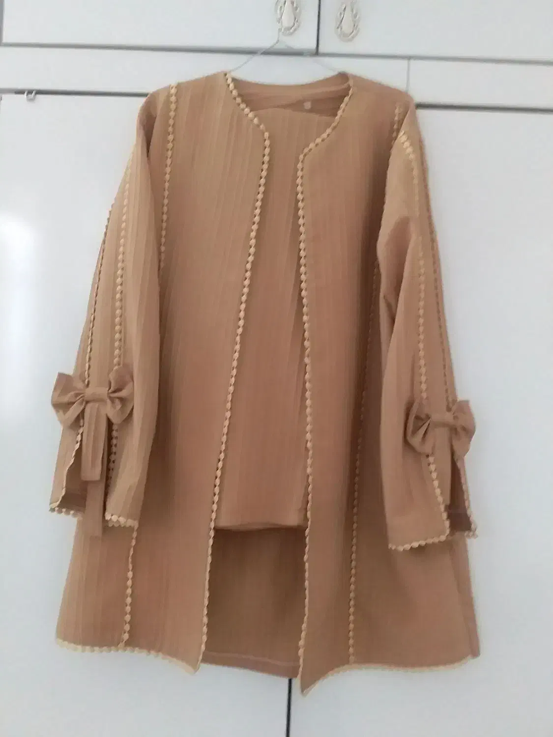 کت شلوار نو|لباس|رباط‌کریم, الارد|دیوار