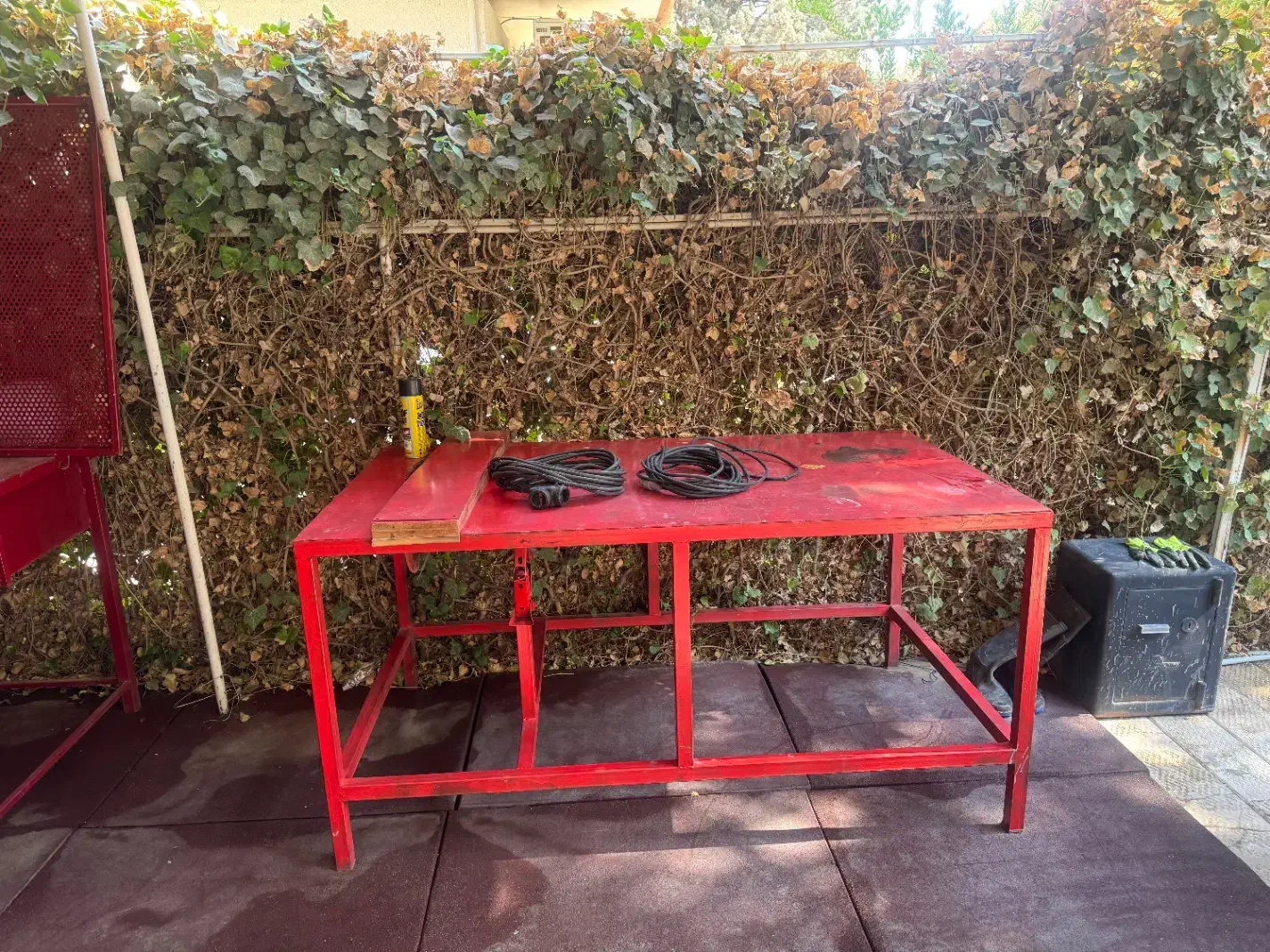 ۲ عدد میز کار نجاری و گیره و دینام ۲ اسب|ابزارآلات|فردیس, دهکده|دیوار