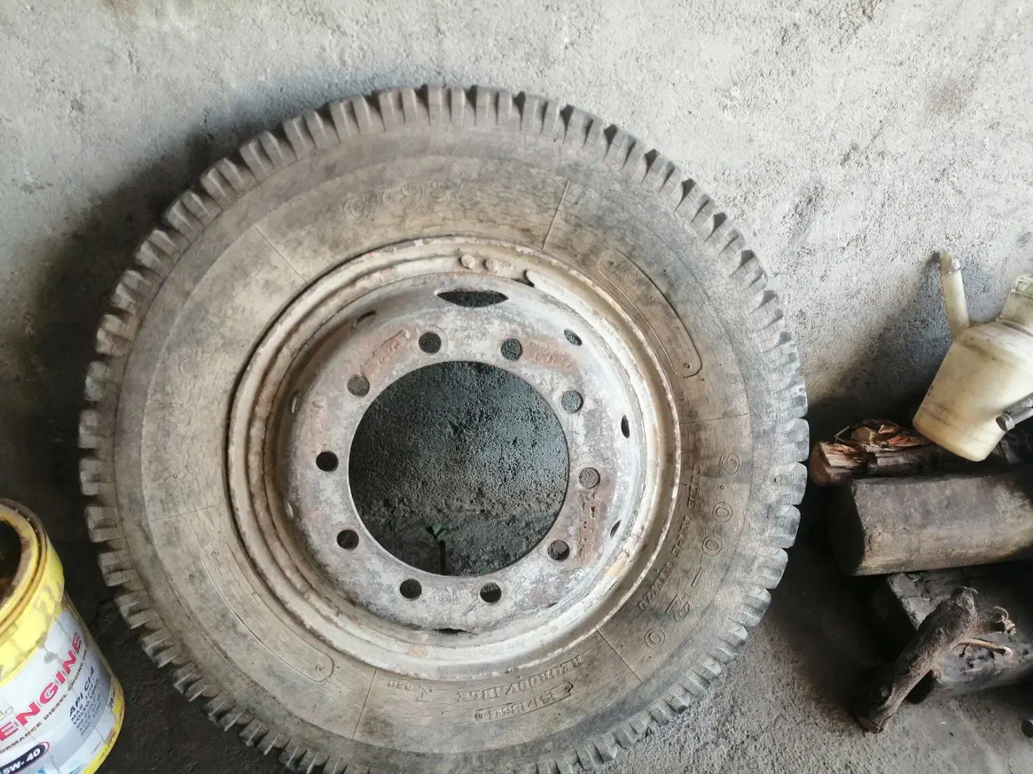 لاستیک 900در 20 بارکش تراکتور|قطعات یدکی و لوازم جانبی|اشنویه, |دیوار