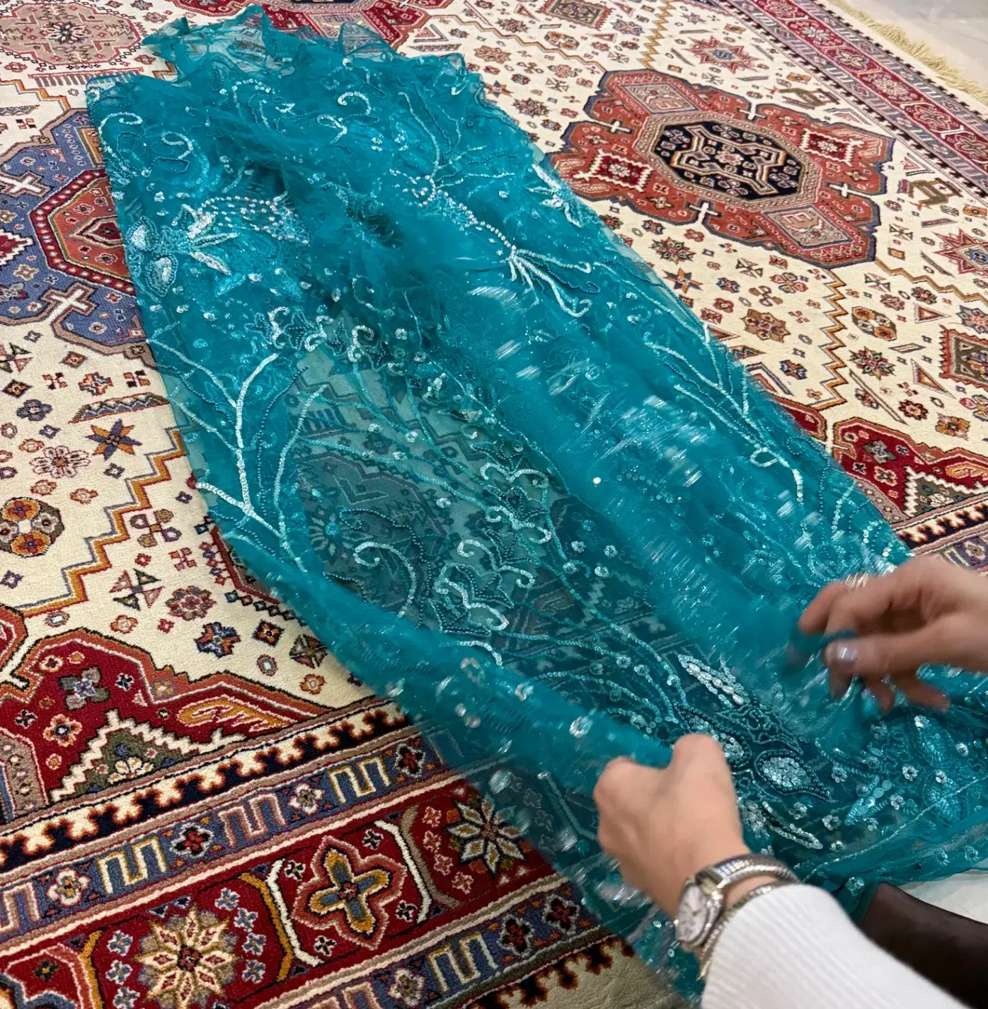 پارچه نو نو  تور ارگانزا دست دوزی شده|لباس|تهران, قلهک|دیوار