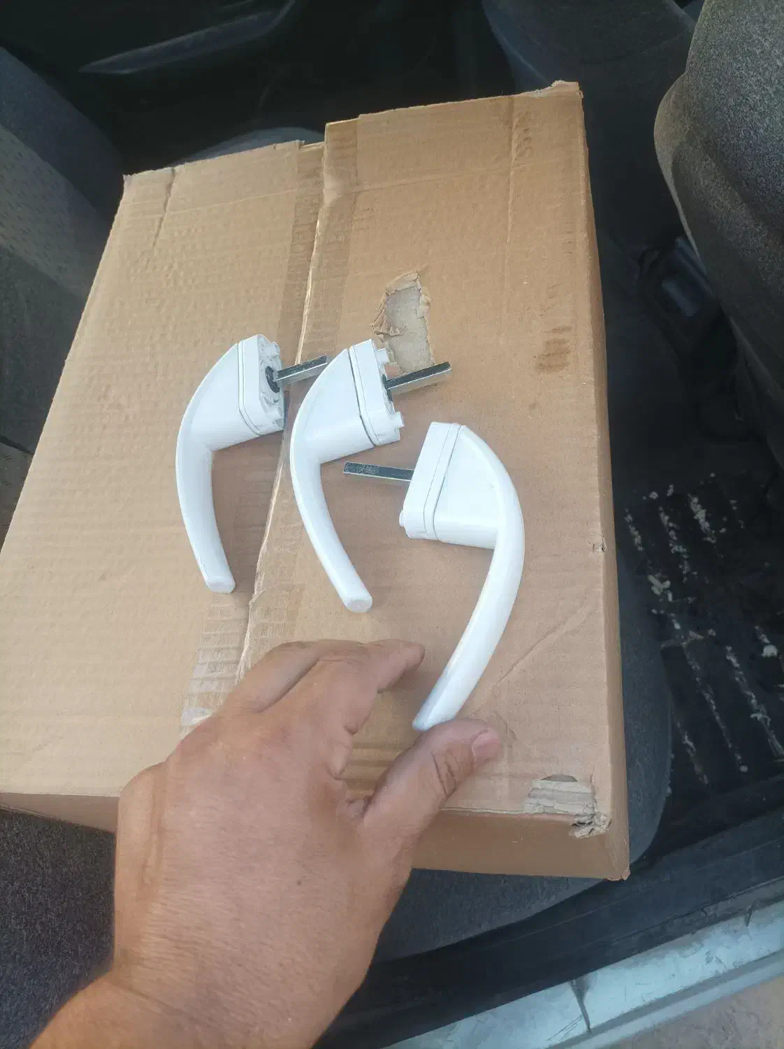 500عدد دستگیره ی پنجره upvc|مصالح و تجهیزات ساختمان|رباطکریم, پیغمبر|دیوار