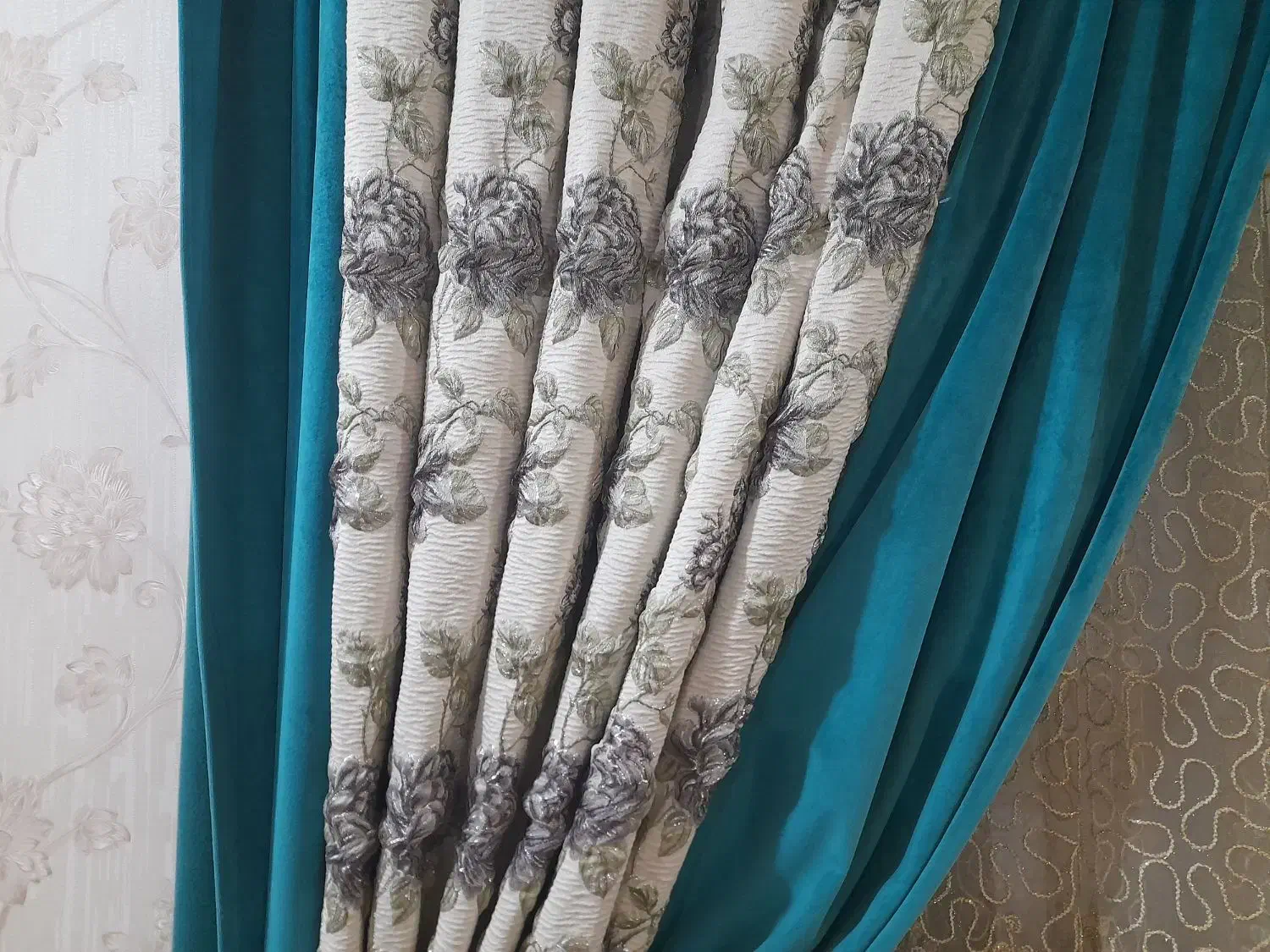 پرده|پرده، رانر، رومیزی|ری, سیزده آبان|دیوار