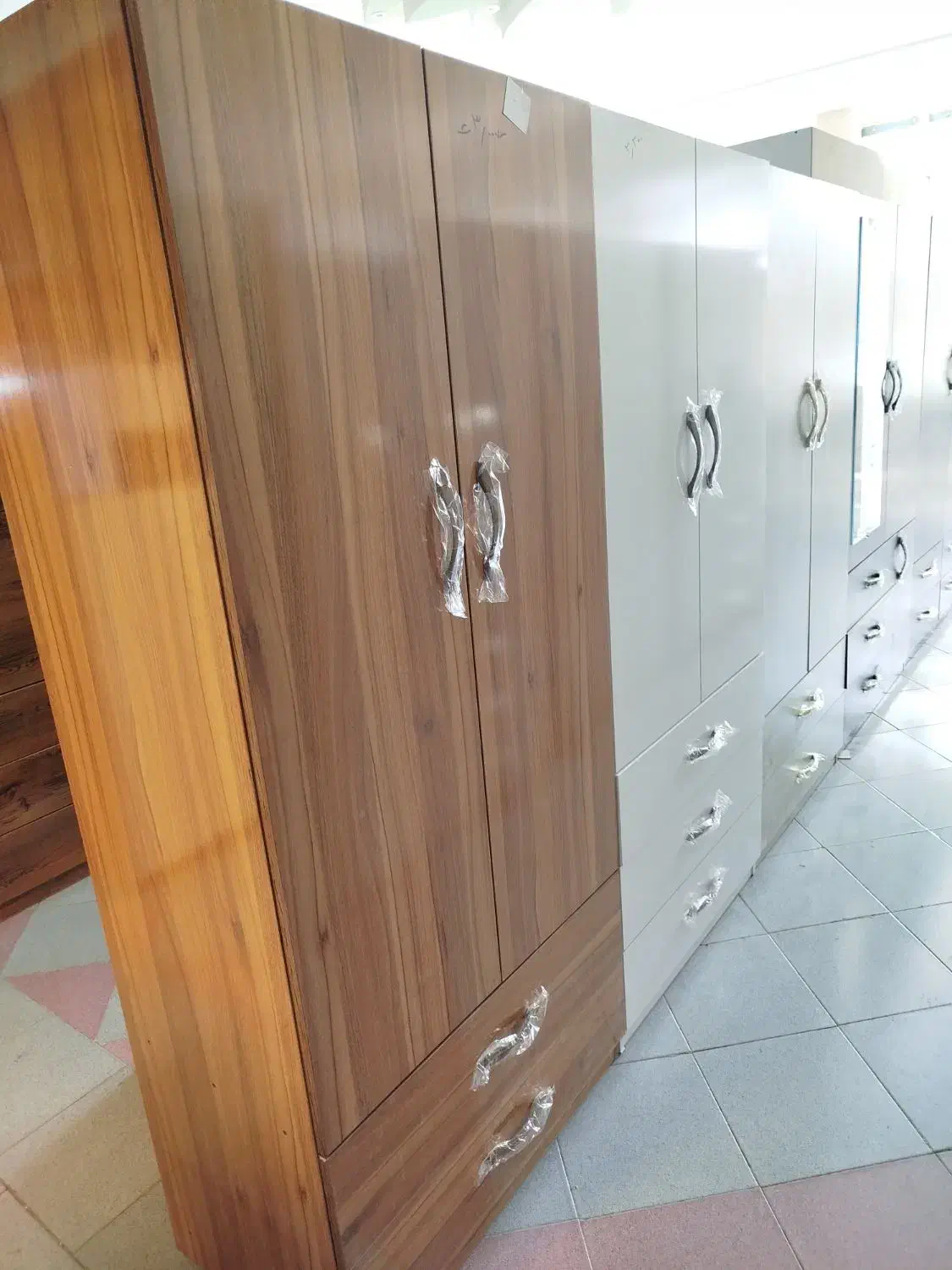 کمد لباس دو درب / کمد بزرگ /دراور کشو دار|جاکفشی، کمد، دراور|اصفهان, لاله|دیوار