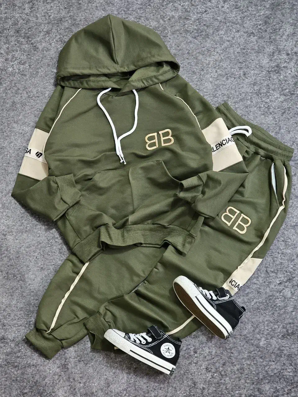 ست پسرانه و دخترانه|کفش و لباس بچه|اردبیل, |دیوار