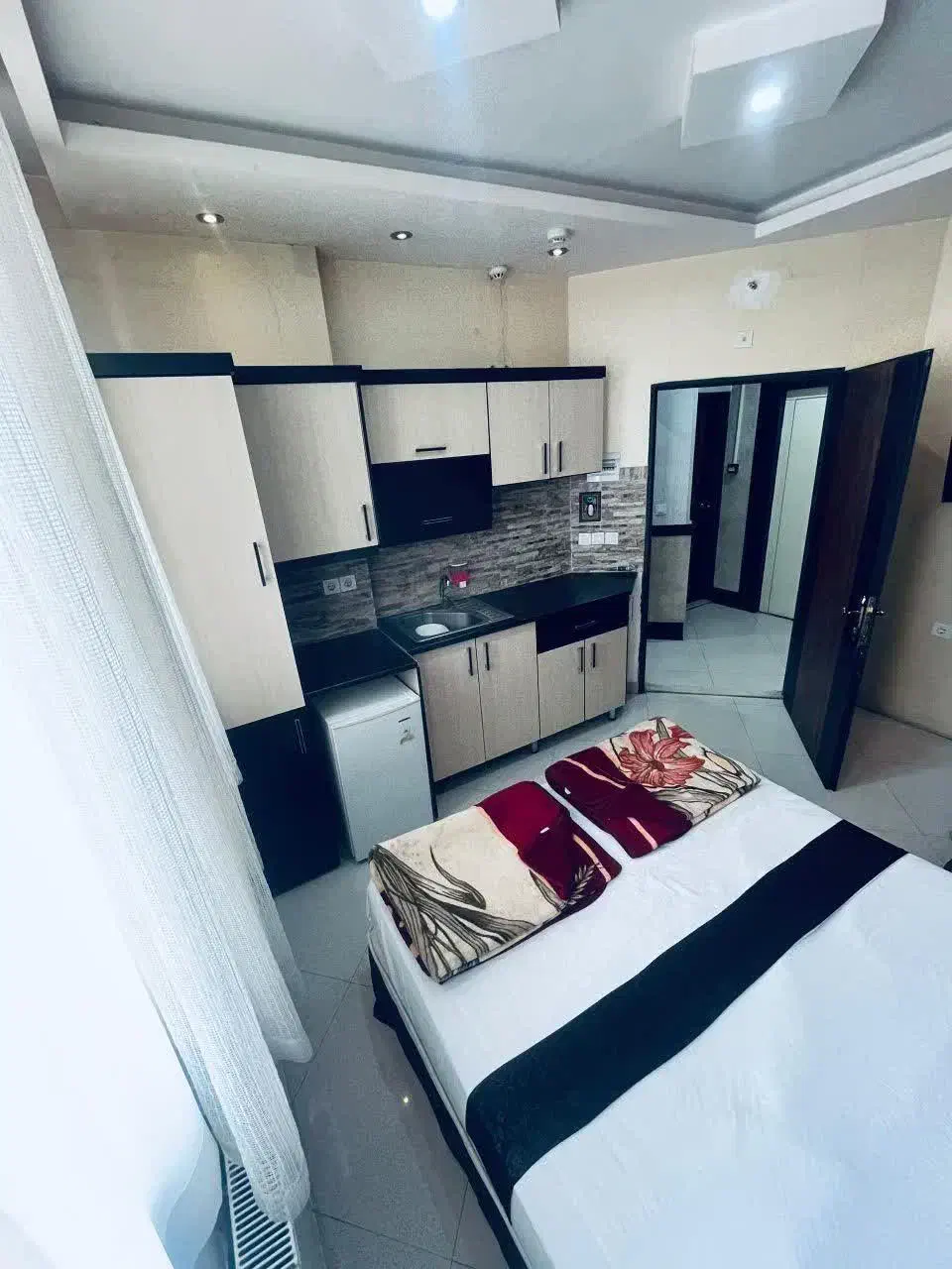 هتل آپارتمان آسمان هشتم|اجارهٔ کوتاه‌مدت آپارتمان و سوئیت|مشهد, دانش|دیوار