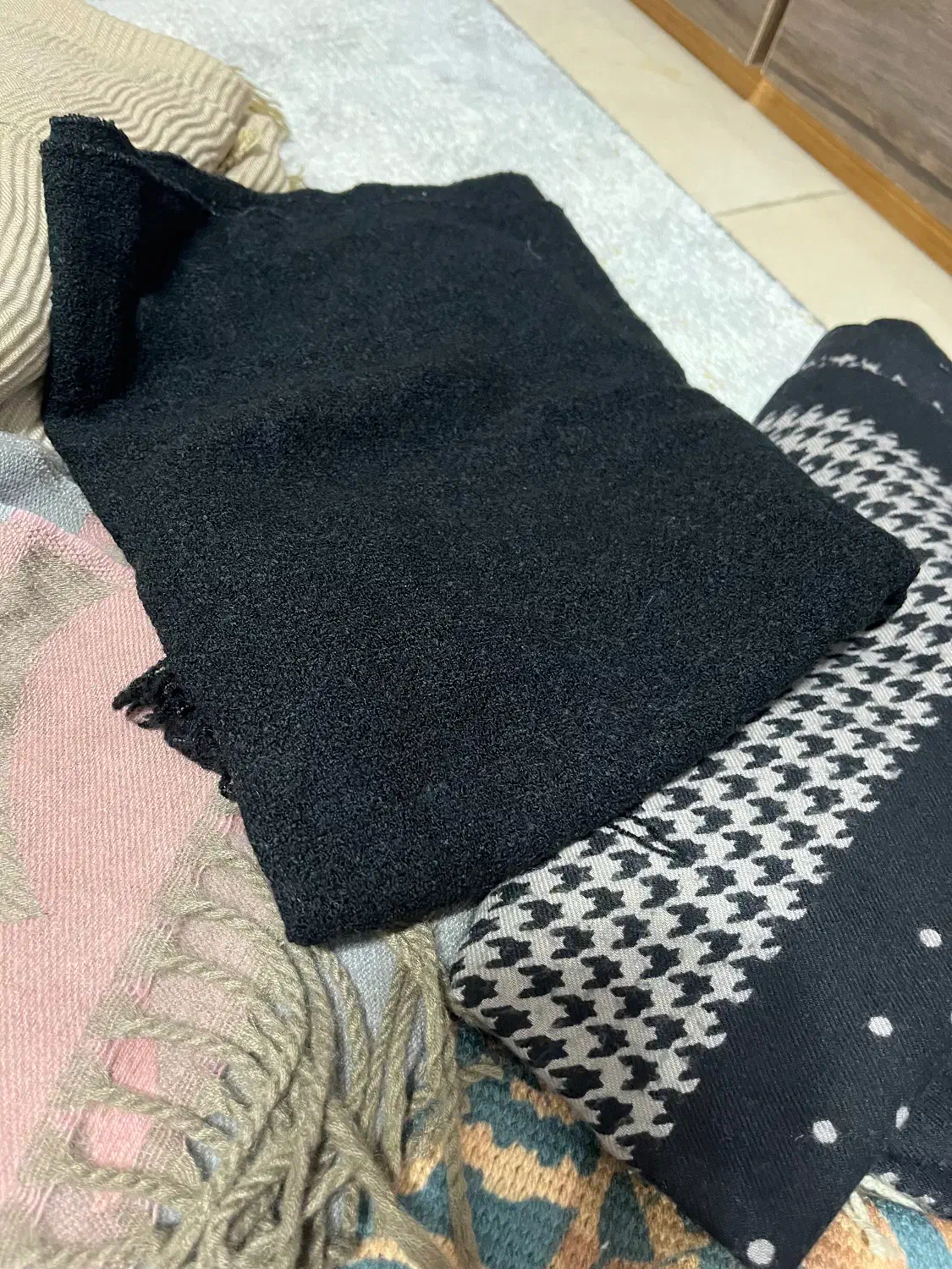 شال موها پاییزه|لباس|لاهیجان, لاشیدان|دیوار