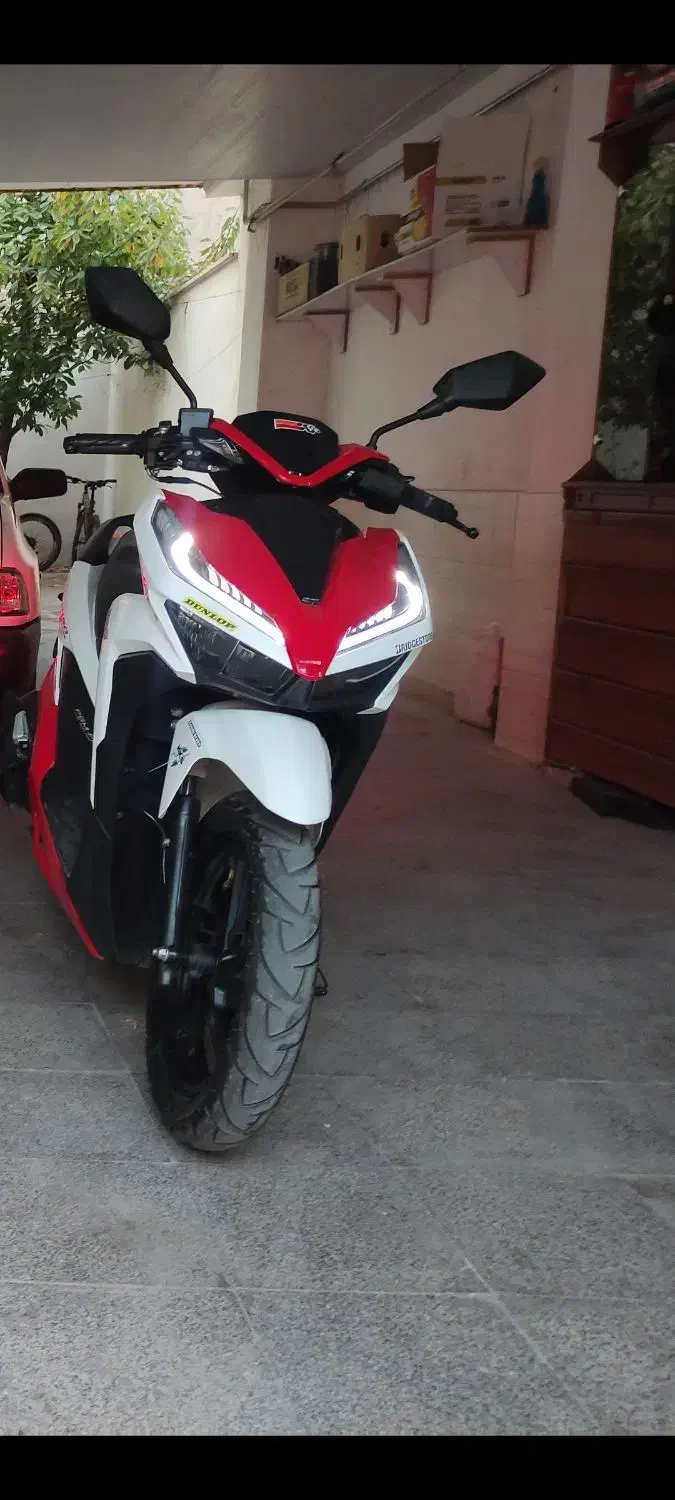 موتور کلیک طرح سپهر|موتورسیکلت|میانه, |دیوار