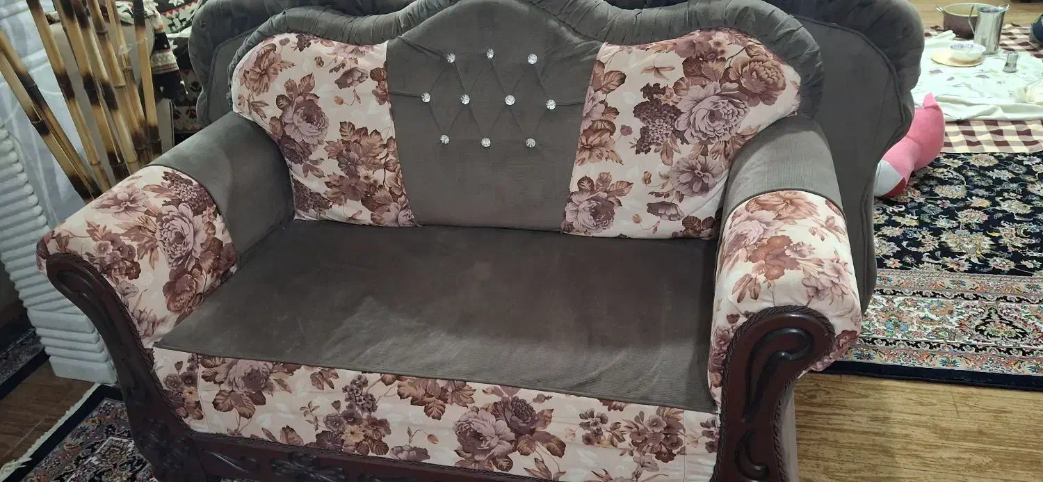 راحتی ۷ نفره|مبلمان خانگی و میز عسلی|بروجرد, |دیوار