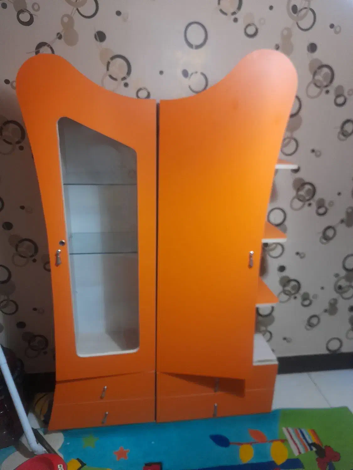 کمدبچه دو تیکه سالم|تخت و سرویس خواب|شاهین‌شهر, شهرک گلدیس|دیوار