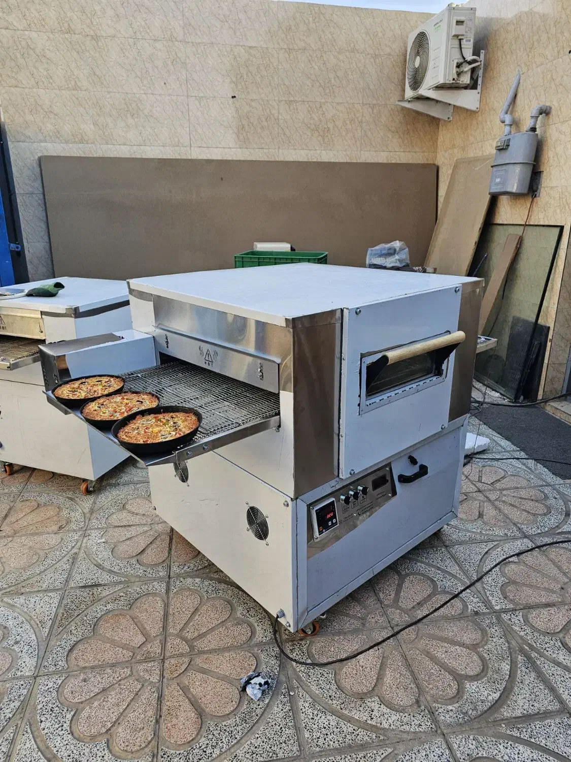 فرریلی پیتزا،فر ریلی|کافیشاپ و رستوران|احمدآبادمستوفی, |دیوار