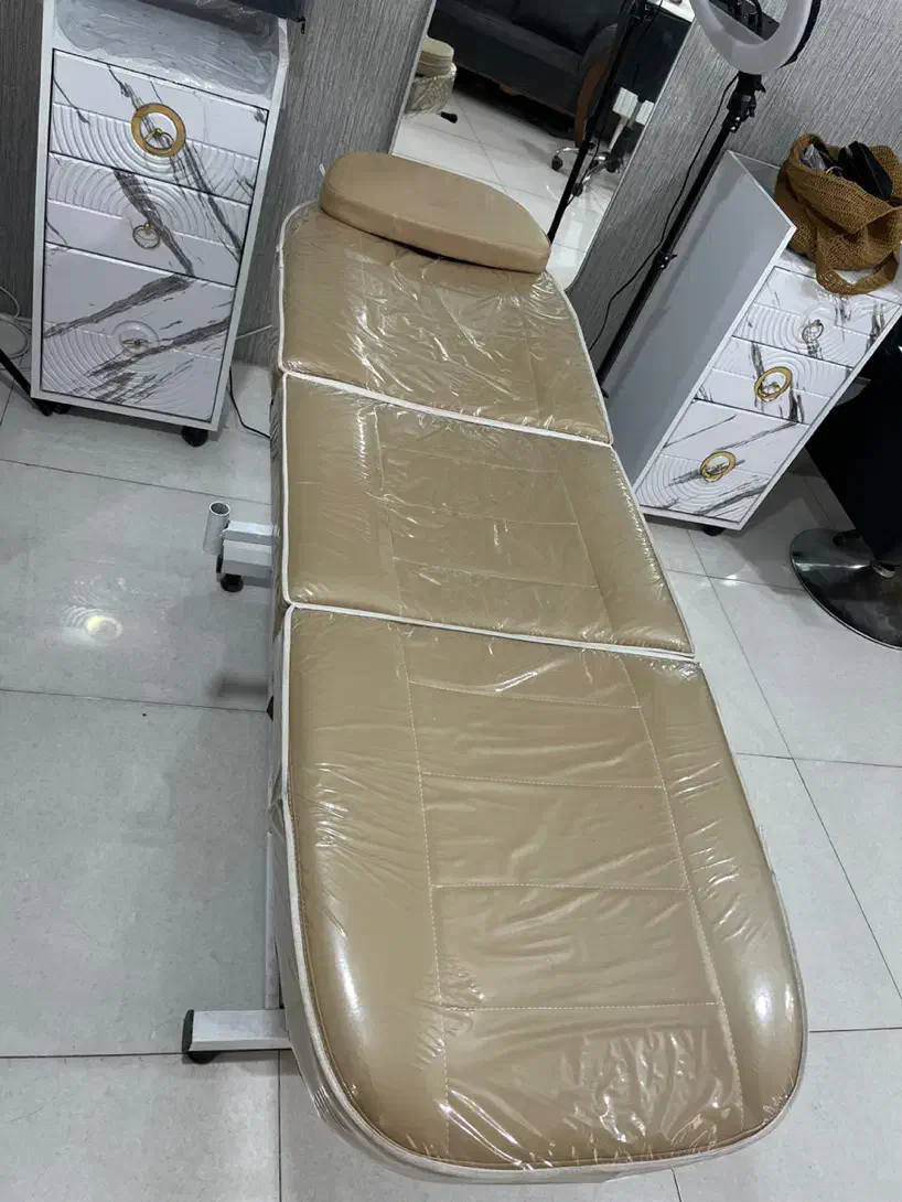 تخت سالم و تمیز|تخت و صندلی بچه|بوشهر, |دیوار