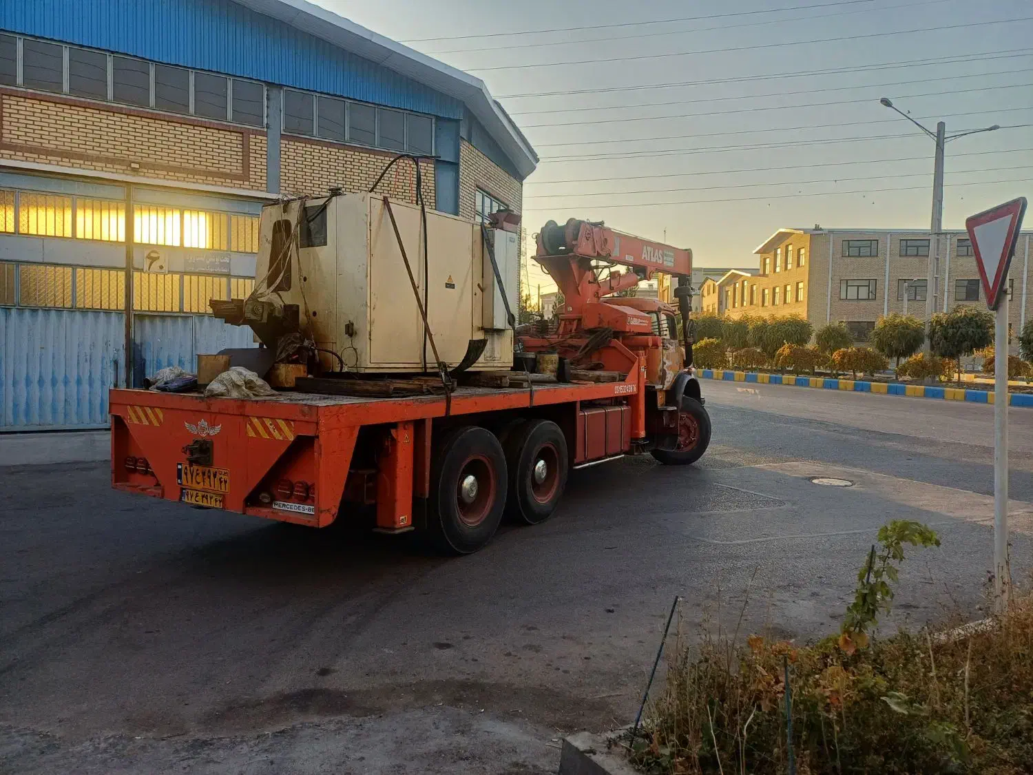 کفی جرثقیل ده چرخ زیر مایلر|خودرو سنگین|مشهد, رباط طرق|دیوار