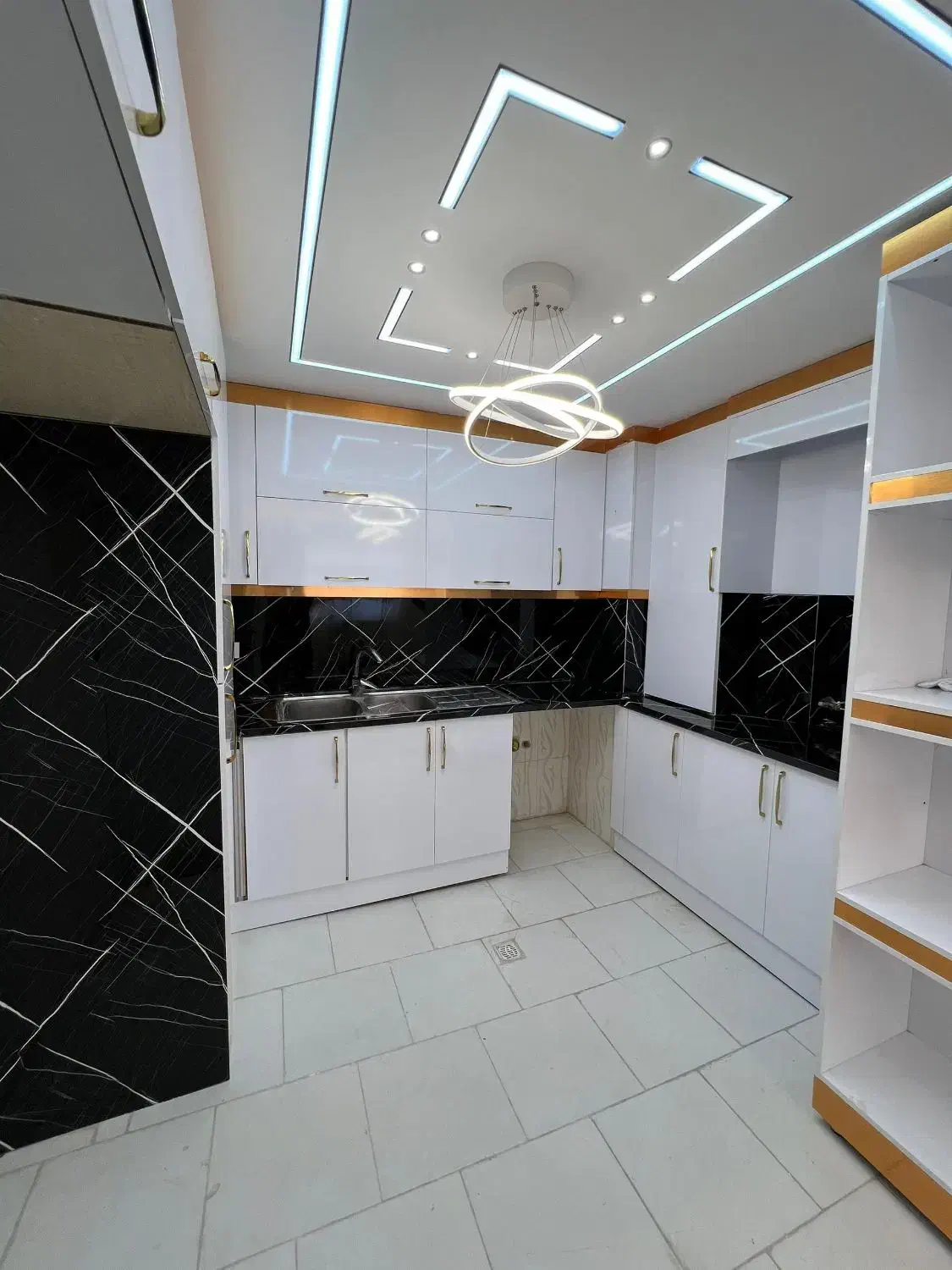 آپارتمان سهندفاز۴مجتمع نسترن(۱.۲.۳) vip وام تسویه|فروش آپارتمان|سهند, |دیوار