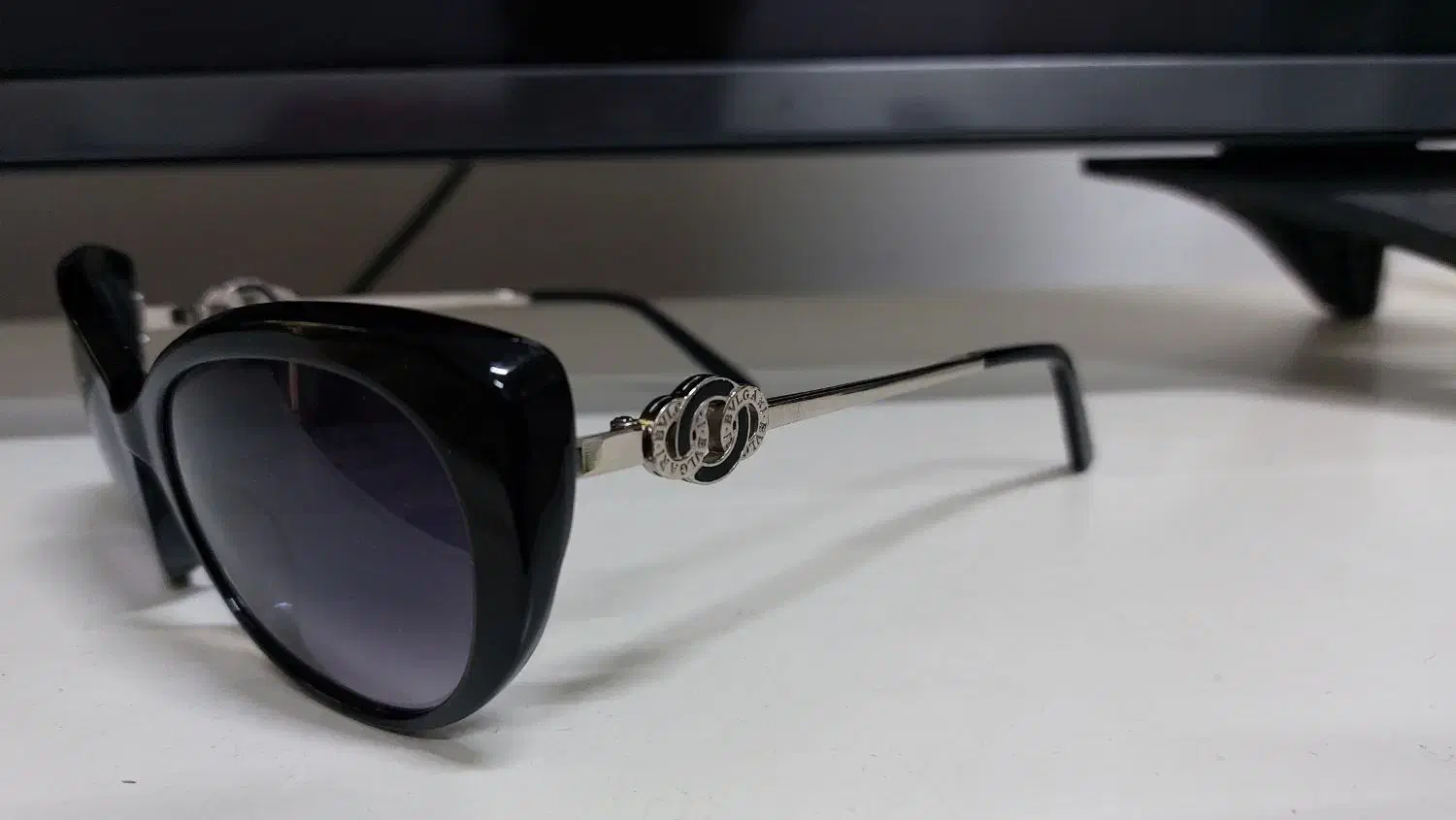 عینک دودی مارک بولگاری|زیورآلات و اکسسوری|مشهد, گاز|دیوار