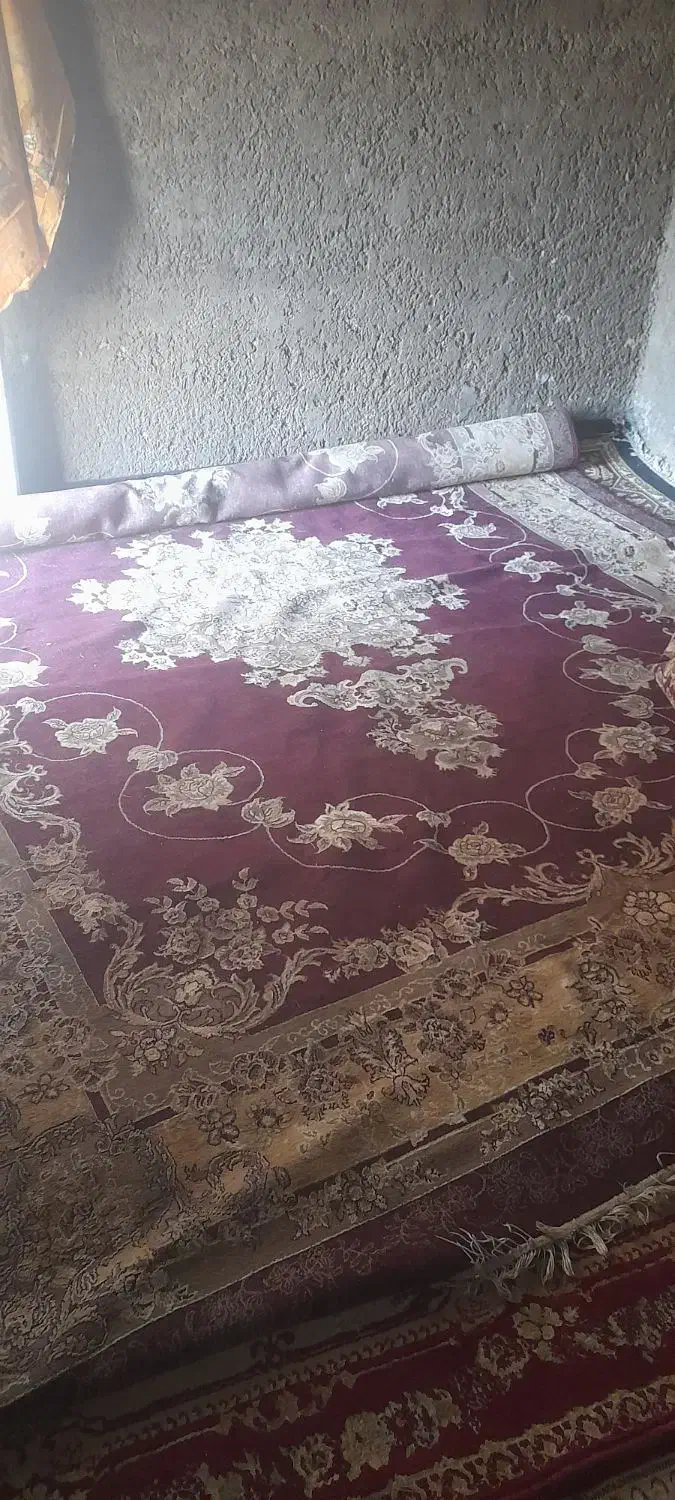 فرش ۱۲متری واسه خانه باغ یا خونه دوسه جاش سوخته|فرش|کاشان, الغدیر|دیوار