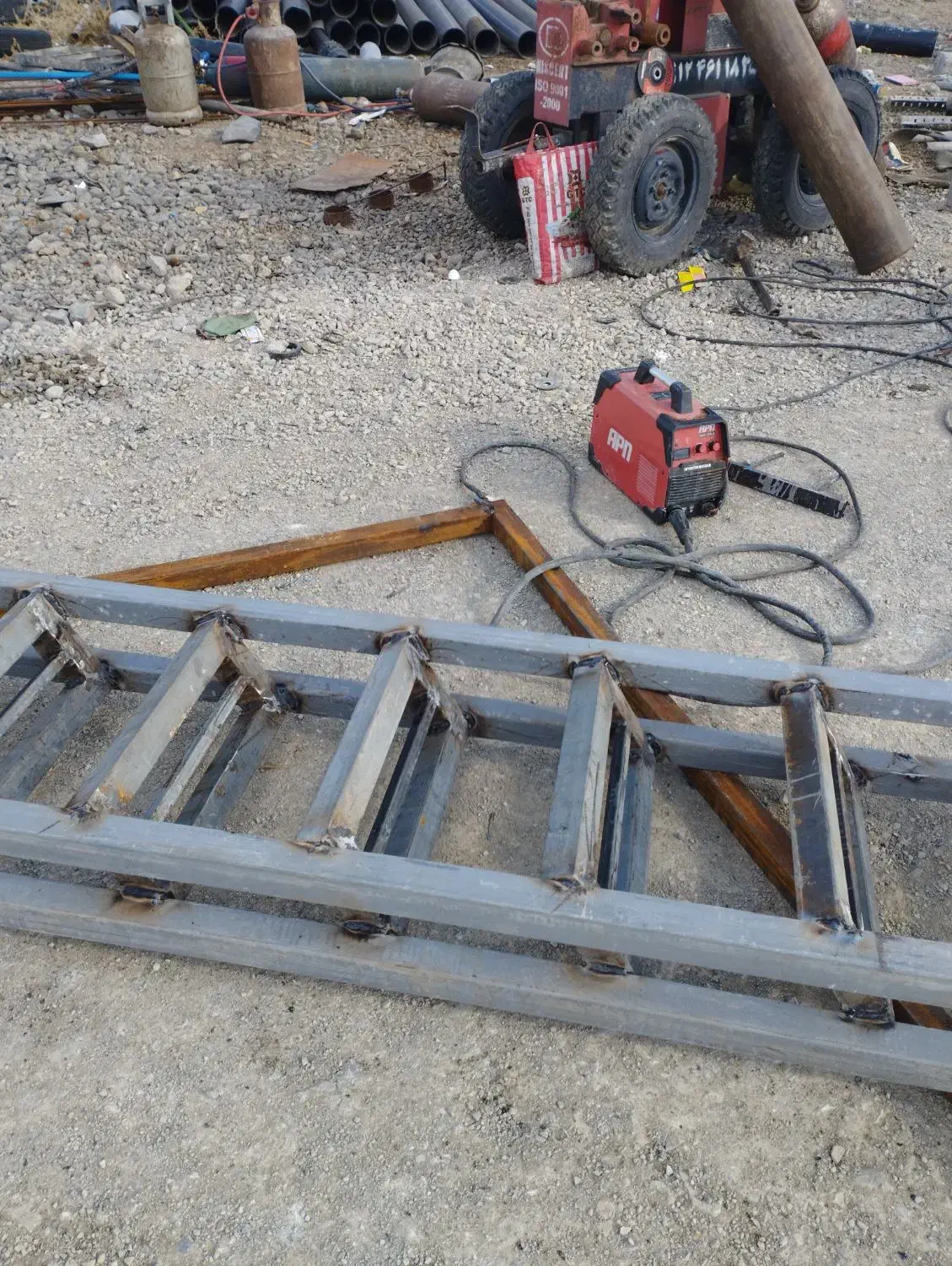 خدمات دیوار چینی جوشکاری و بنایی ساختمان|خدمات پیشه و مهارت|اردبیل, |دیوار