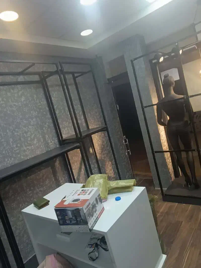 ویترین و دکوراسیون فروشی داخل مغازه|فروشگاه و مغازه|کرمانشاه, |دیوار