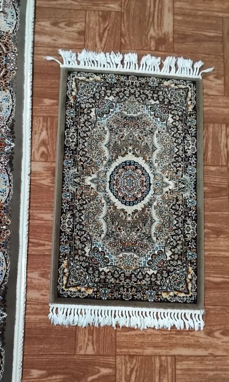 فرش|فرش|شاهین دژ, |دیوار