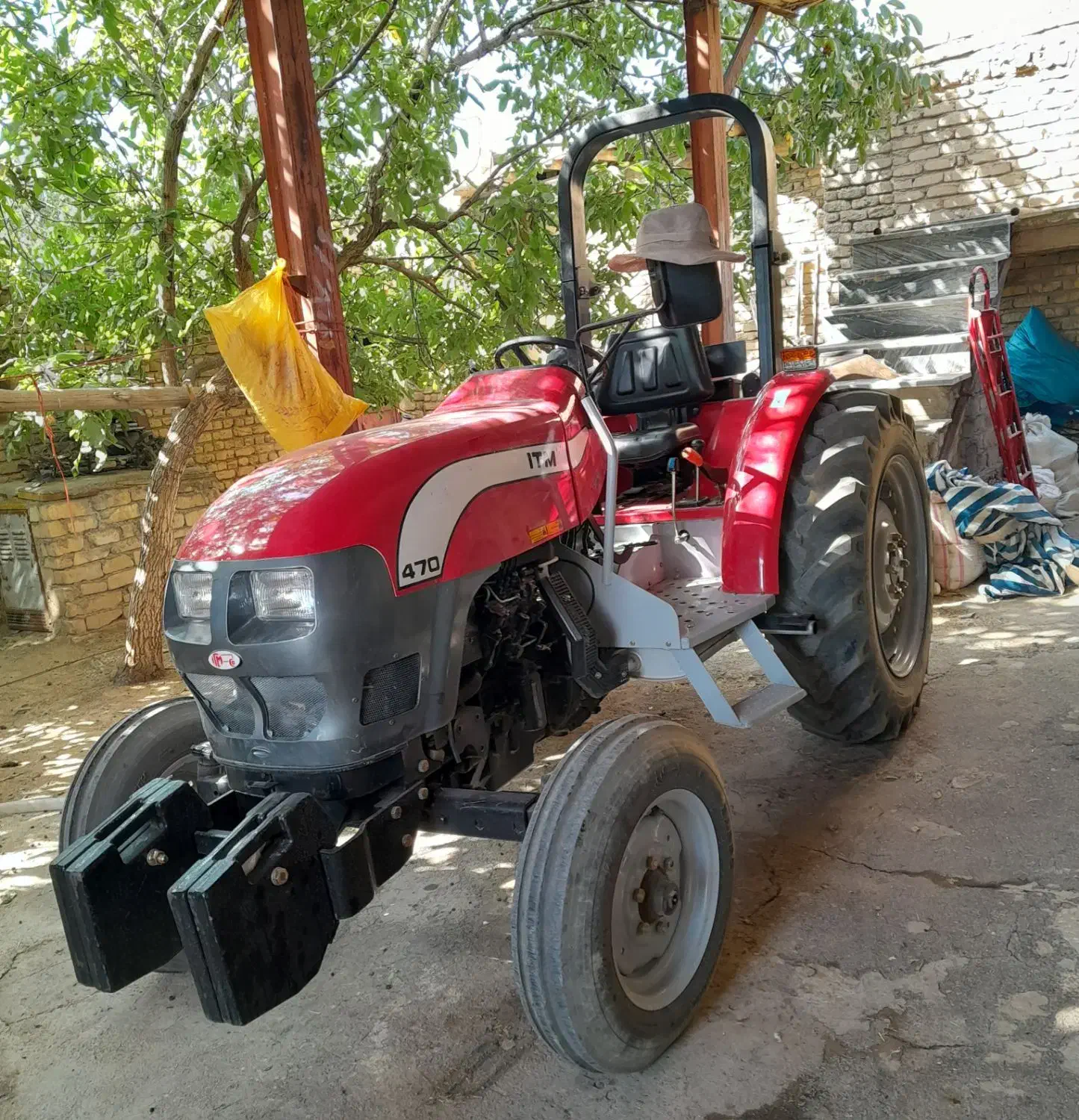 تراکتور باغی بدون کارکرد|خودرو سنگین|شازند, |دیوار