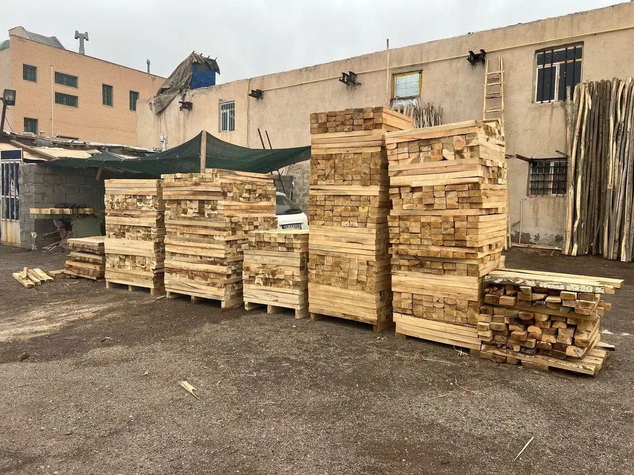 چهارتراش چوبی ایرانی روسی اسکلت بتن الاچیق تخت|مصالح و تجهیزات ساختمان|کرمان, |دیوار