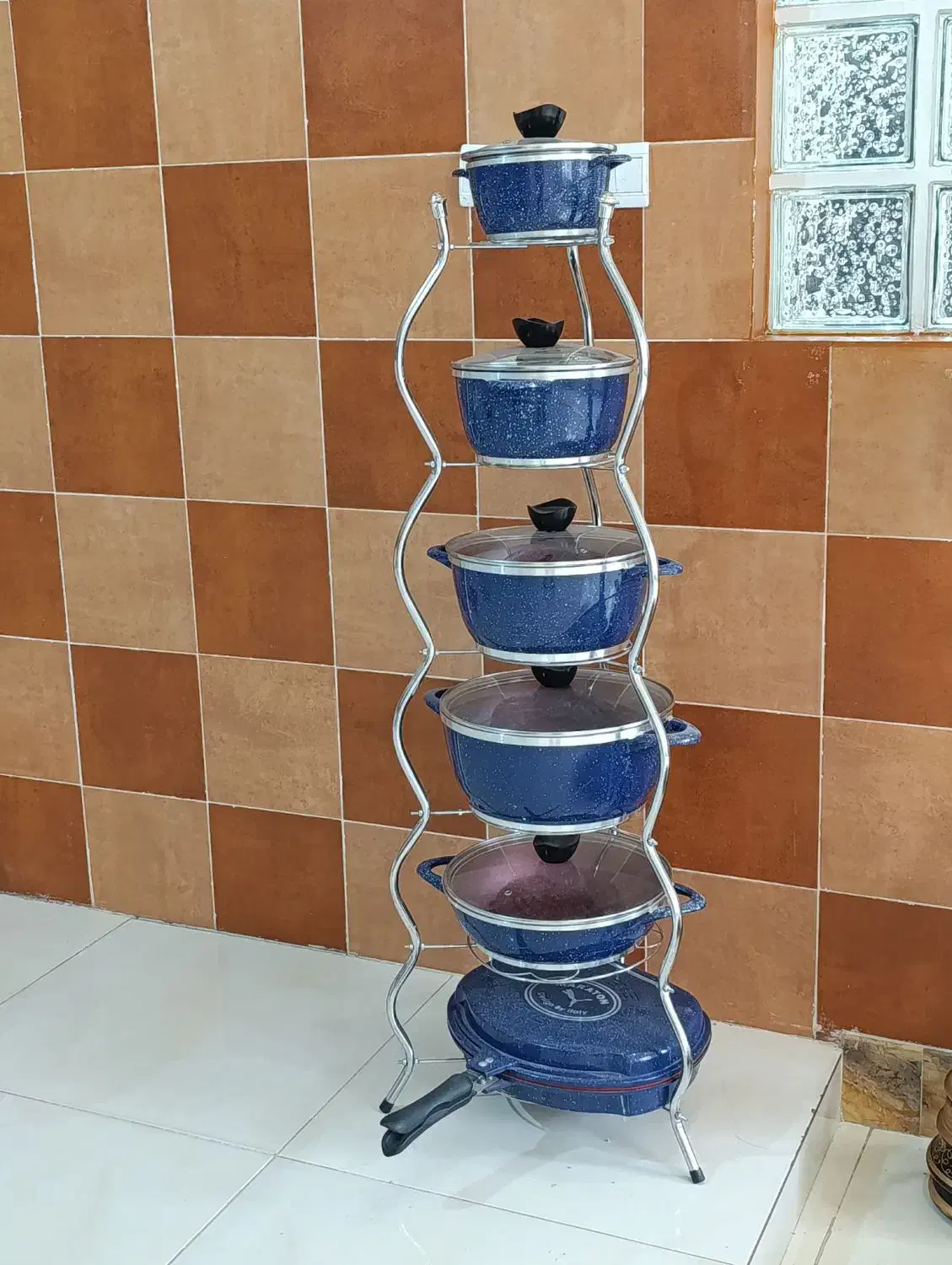 قابلمه|ظروف پخت‌وپز|ارومیه, |دیوار