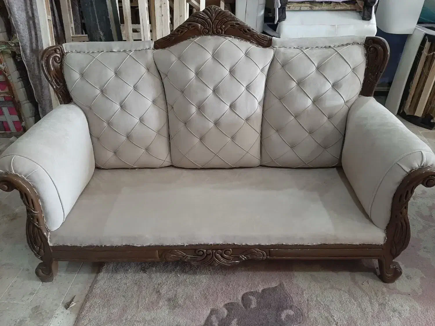 تعمیرات و رنگ کاری انواع مبلمان راحتی و سلطنتی|خدمات پیشه و مهارت|خرمآباد, |دیوار