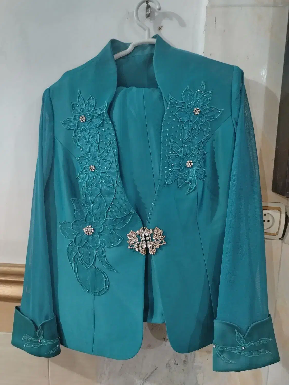 کت دامن مجلسی|لباس|آبپخش, |دیوار