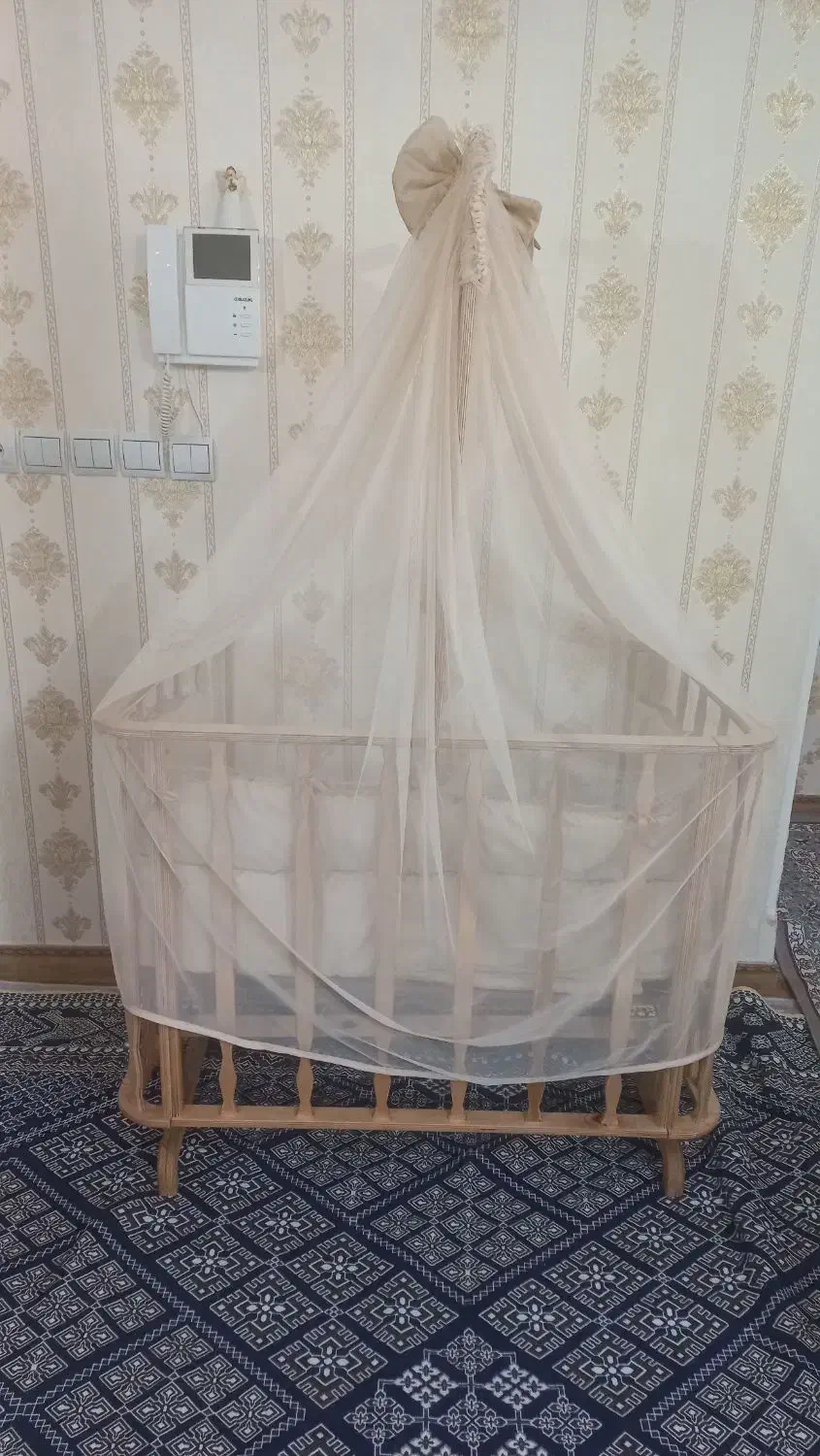 تخت کنار مادر|تخت و صندلی بچه|گلستان (تهران), |دیوار