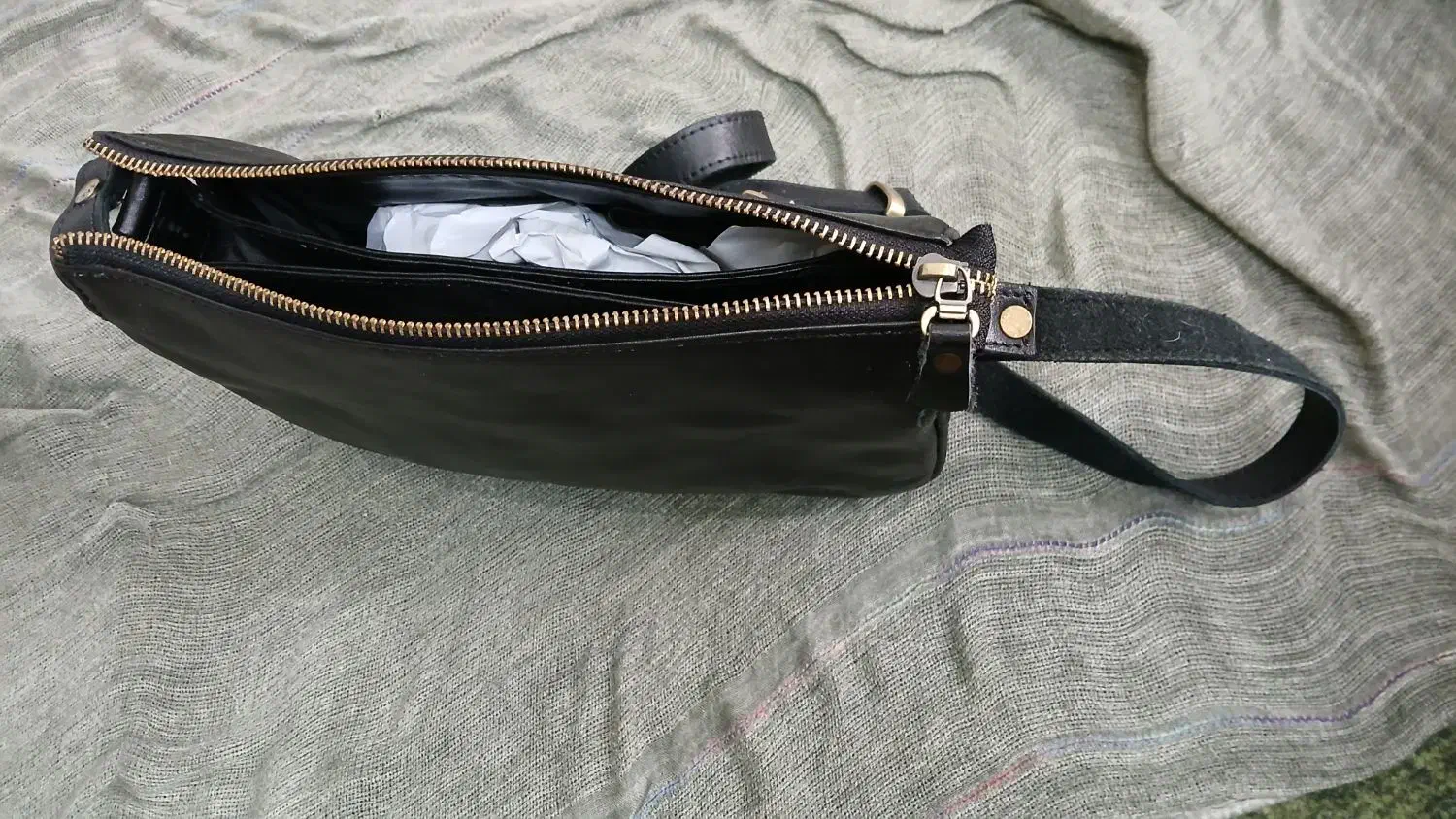 کیف چرم ، تکیف|کیف، کفش، کمربند|لاهیجان, کوی آزادگان|دیوار