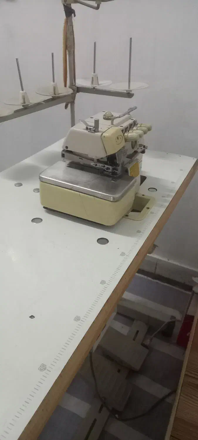 چرخ. سردوز. 5 نخ|چرخ خیاطی و ریسندگی|تربت‌حیدریه, مسجد جامع|دیوار