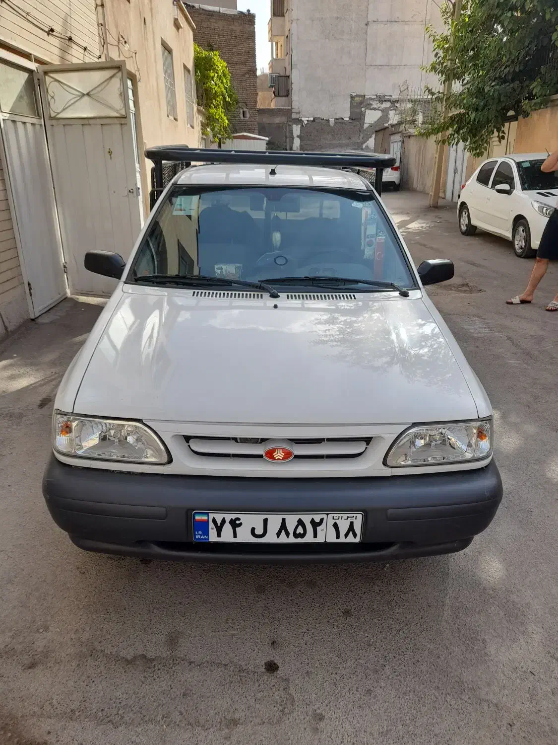 کیف‌گمشده|اشیا|همدان, |دیوار