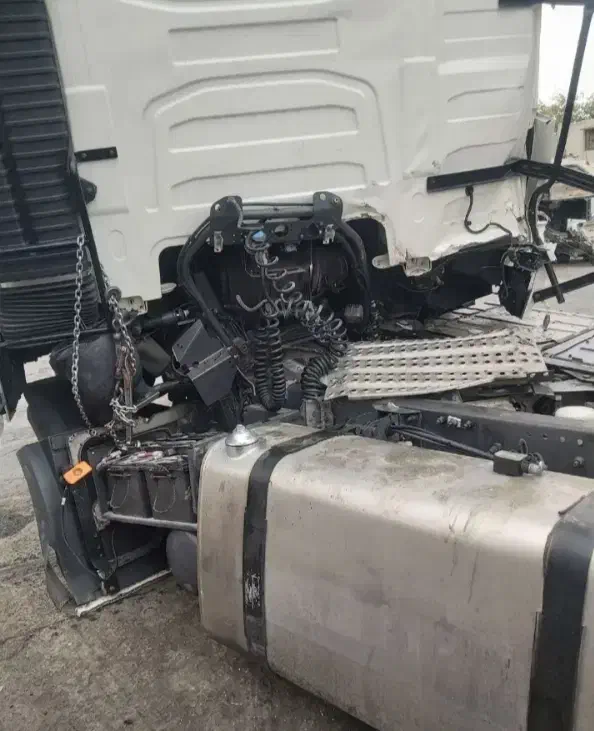 خدمات صافکاری،نقاشی،بازسازی انواع ماشین الات سنگین|خدمات موتور و ماشین|اصفهان, شهرک صنعتی امیرکبیر (شاپور جدید)|دیوار