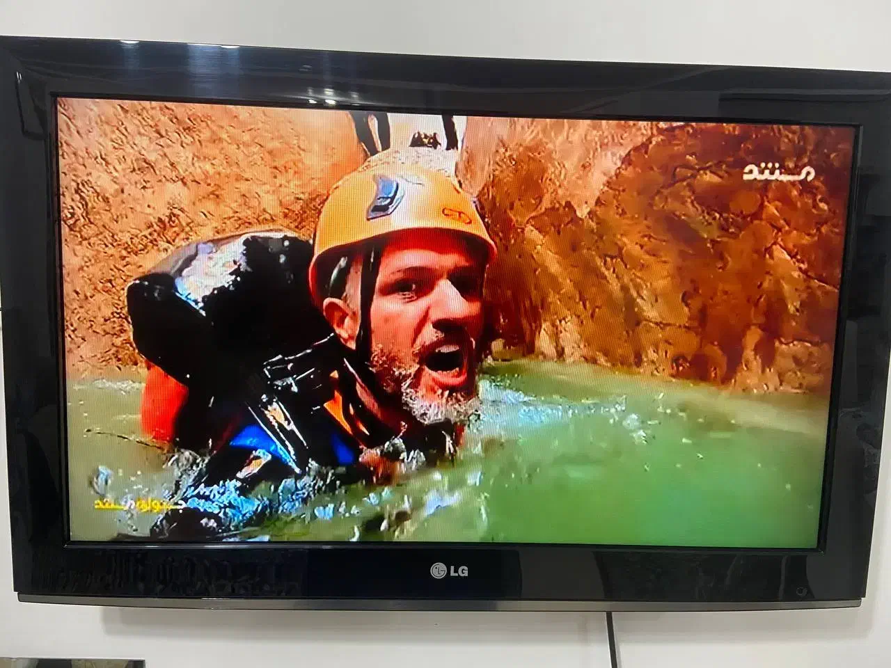 تلویزیون ۳۲ اینچ ال جی|تلویزیون و پروژکتور|آستانه اشرفیه, |دیوار