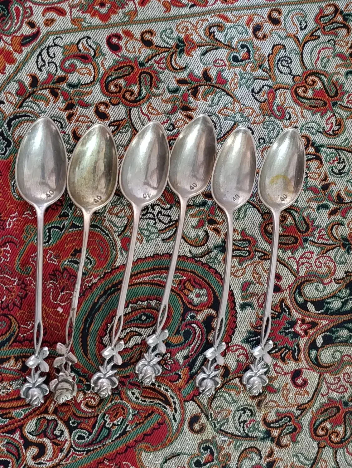 یک دست کامل قاشق چایخوری نقره عتیقه|کلکسیون اشیاء عتیقه|شیراز, هفت تنان|دیوار