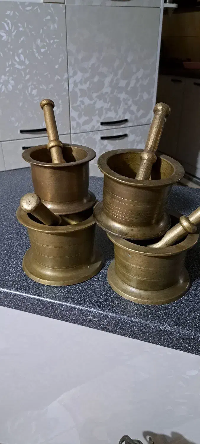 هاونگ های برنجی|کلکسیون اشیاء عتیقه|قدس, شهر‌قدس|دیوار