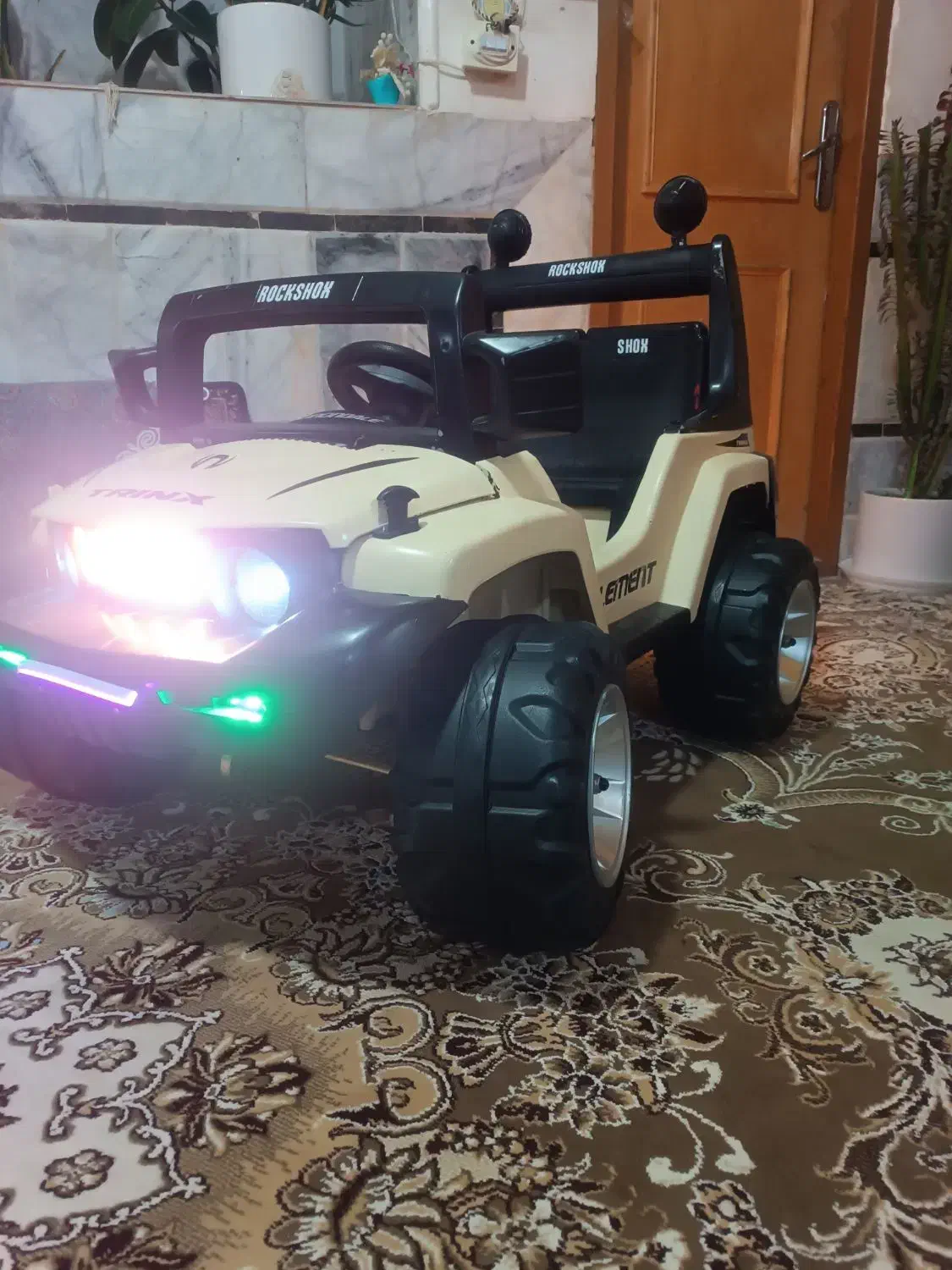 ماشین شارژی تمیزجیپ صحرایی وزن تا۹۰کیلوکنترل دار|اسباببازی بچه|سربیشه, |دیوار