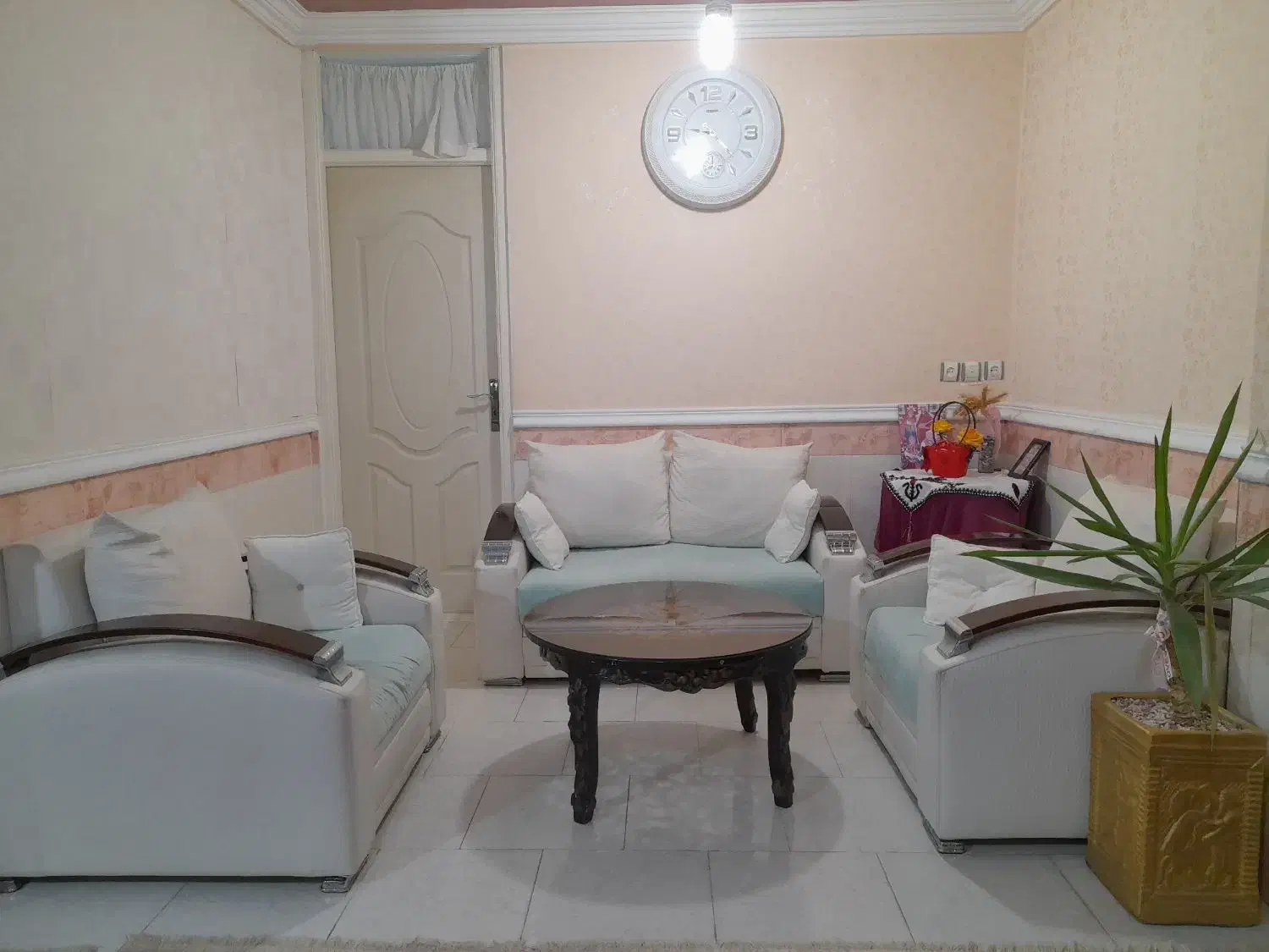 مبل نیم ست|مبلمان خانگی و میز عسلی|گرگان, |دیوار