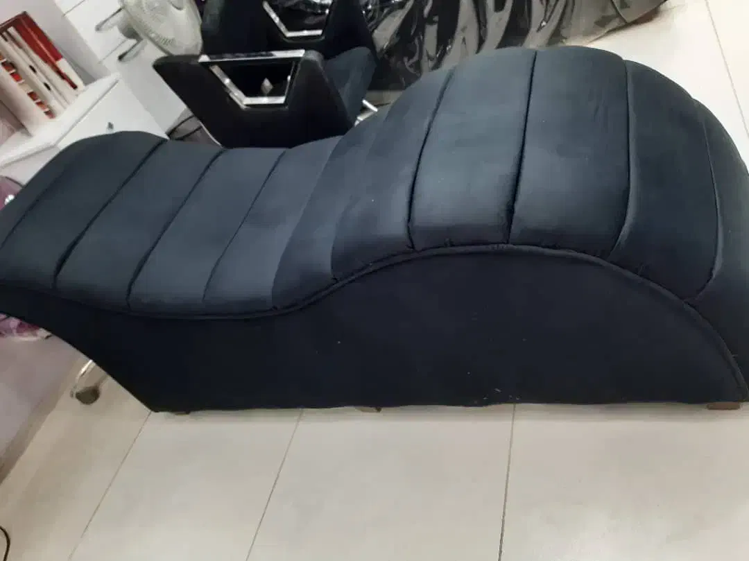 تخت مژه|آرایشگاه و سالن‌های زیبایی|اصفهان, بهارستان|دیوار