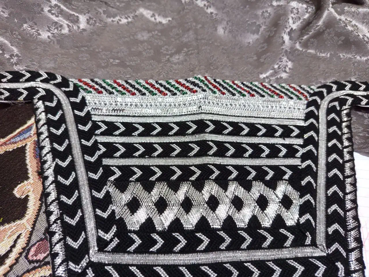 ودو گرهی|لباس|میناب, |دیوار