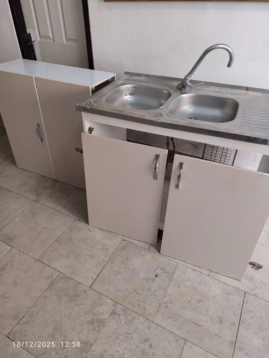 ظرفشویی و آب چکان|آب‌چکان و نظم‌دهنده ظروف|سهند, |دیوار